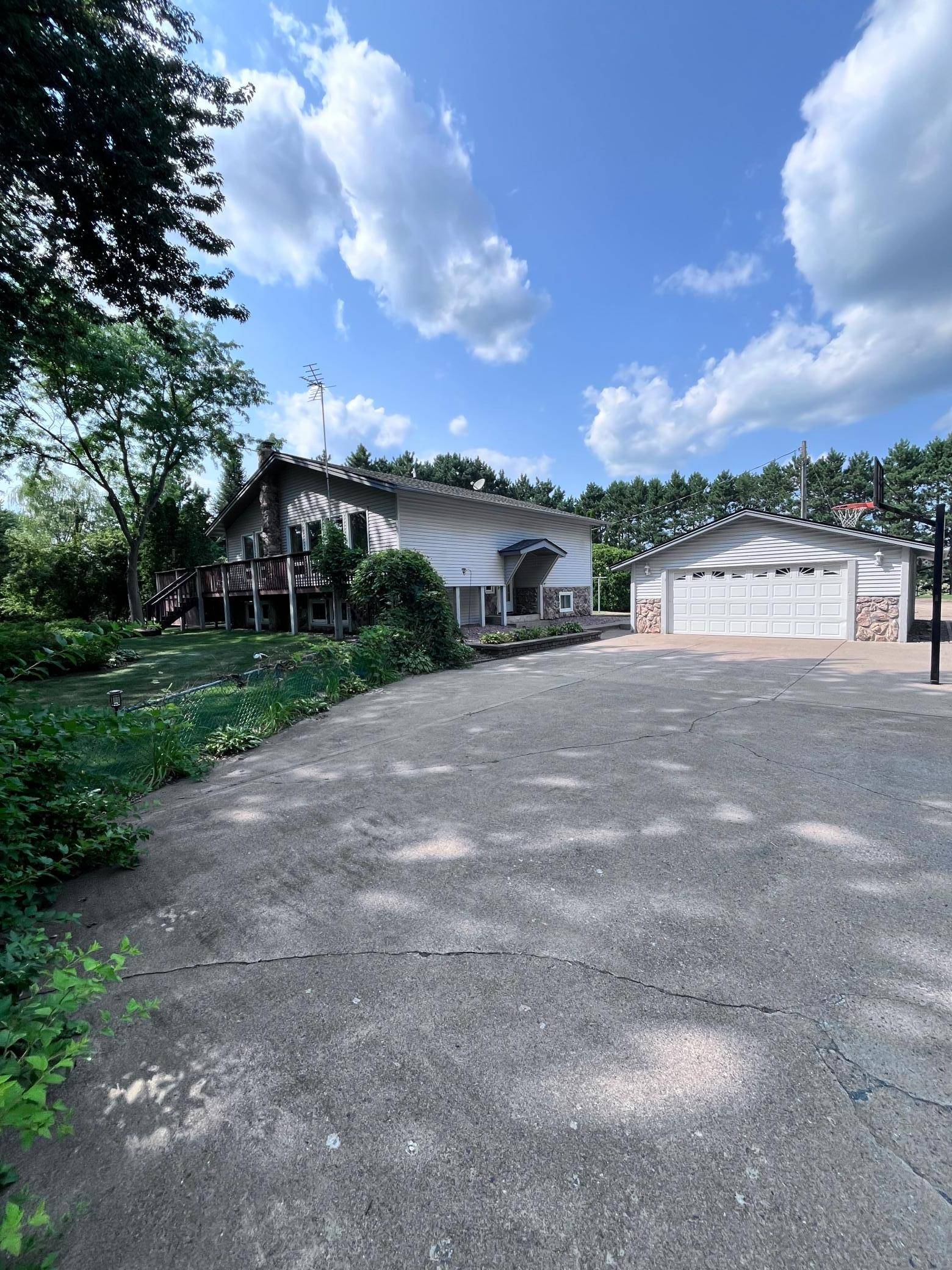 465 265th AVE NE, Isanti, MN 55040