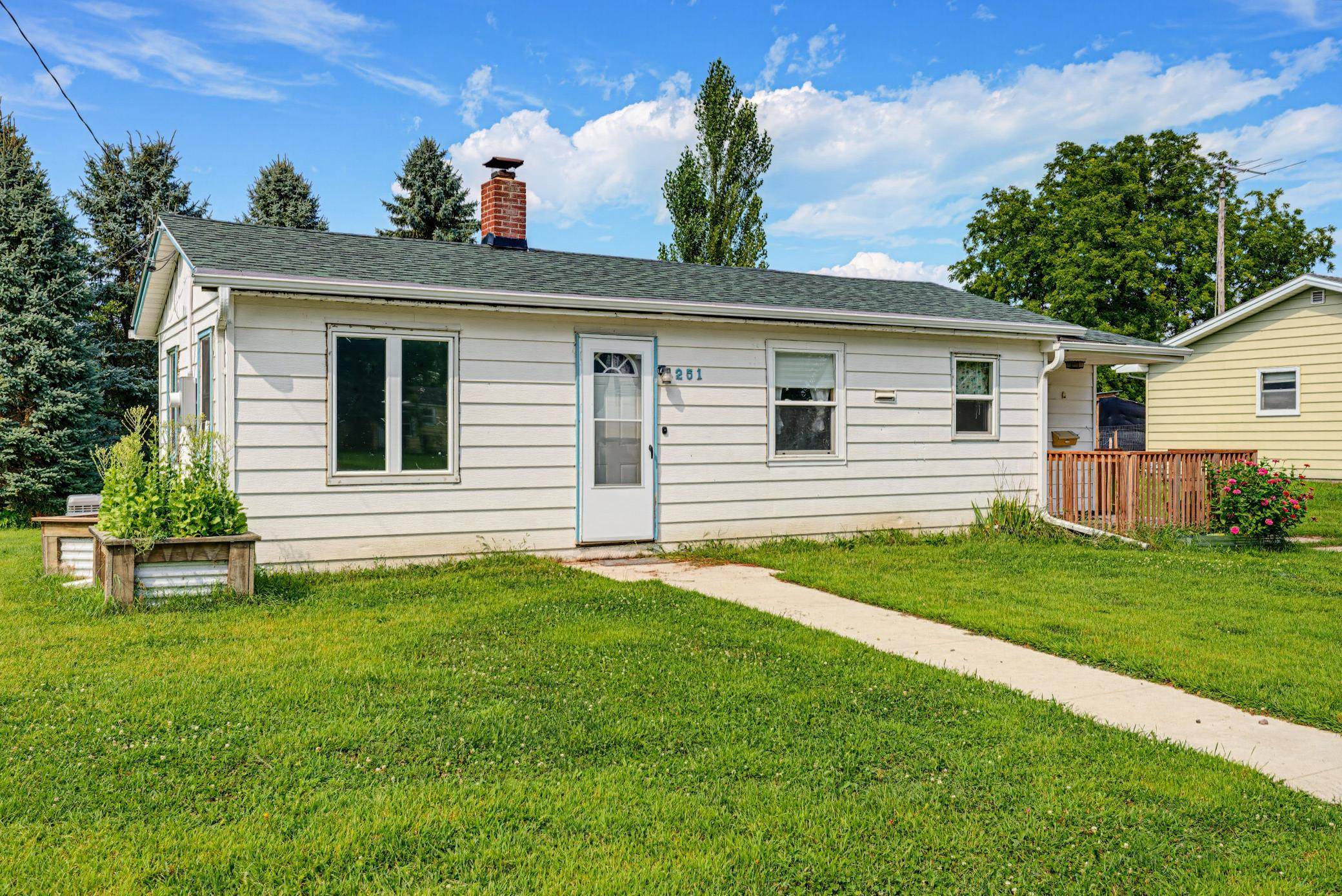 251 Dupont AVE NE, Hector, MN 55342