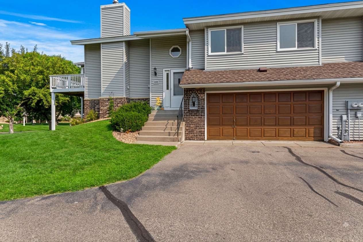 3388 Juliet DR, Woodbury, MN 55125