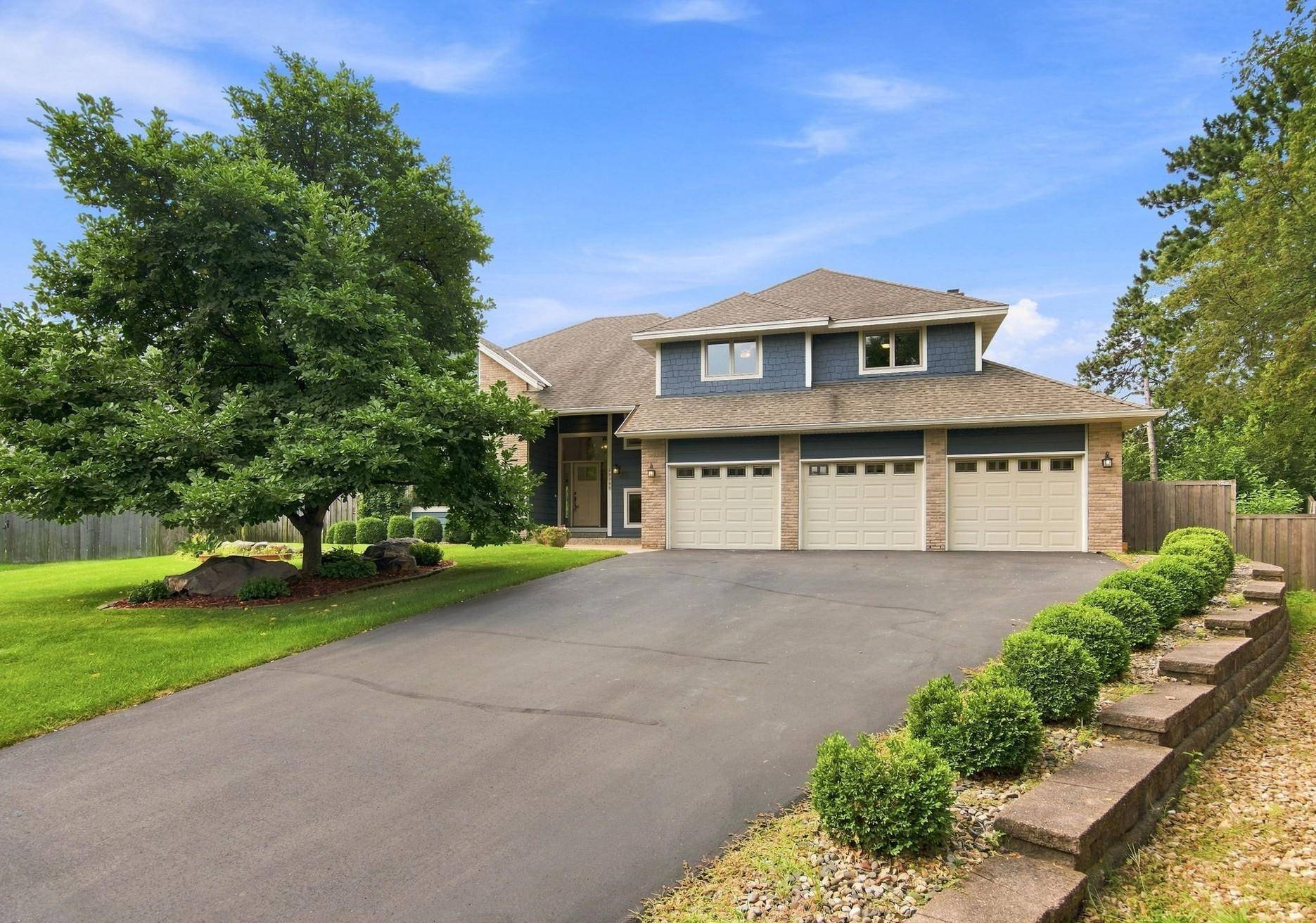 10340 Summer PL, Eden Prairie, MN 55347