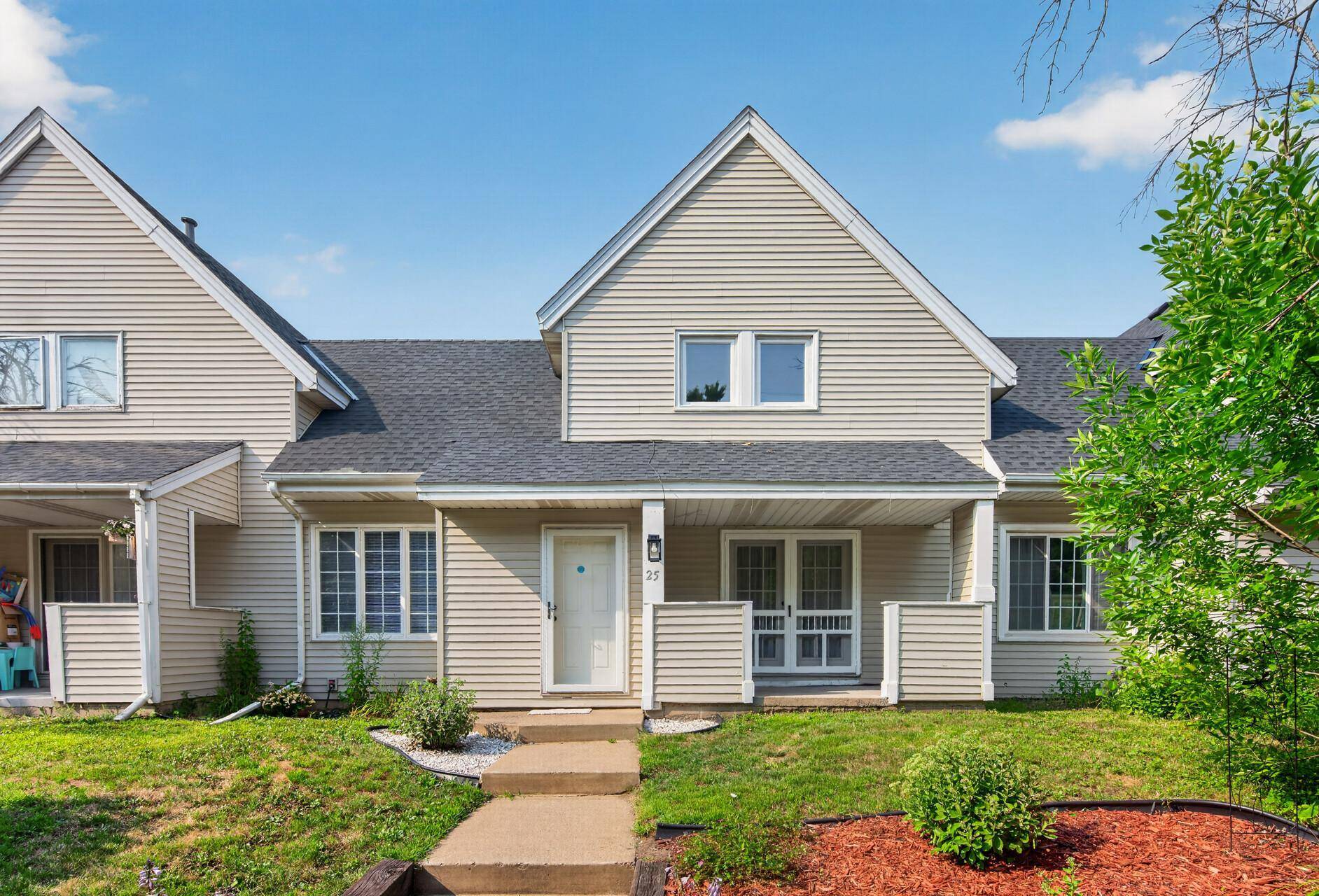 25 Stevens ST E, Saint Paul, MN 55107