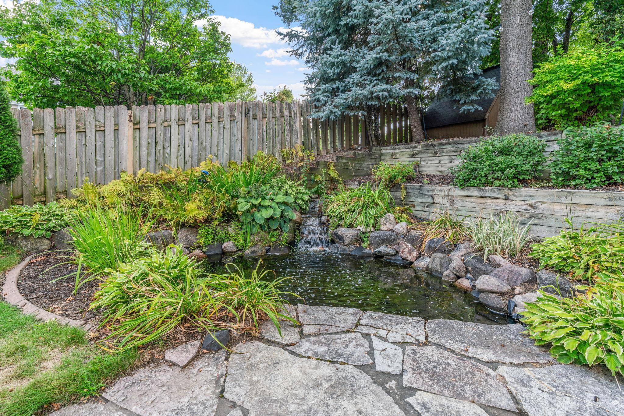 13547 Essex CT, Eden Prairie, MN 55347