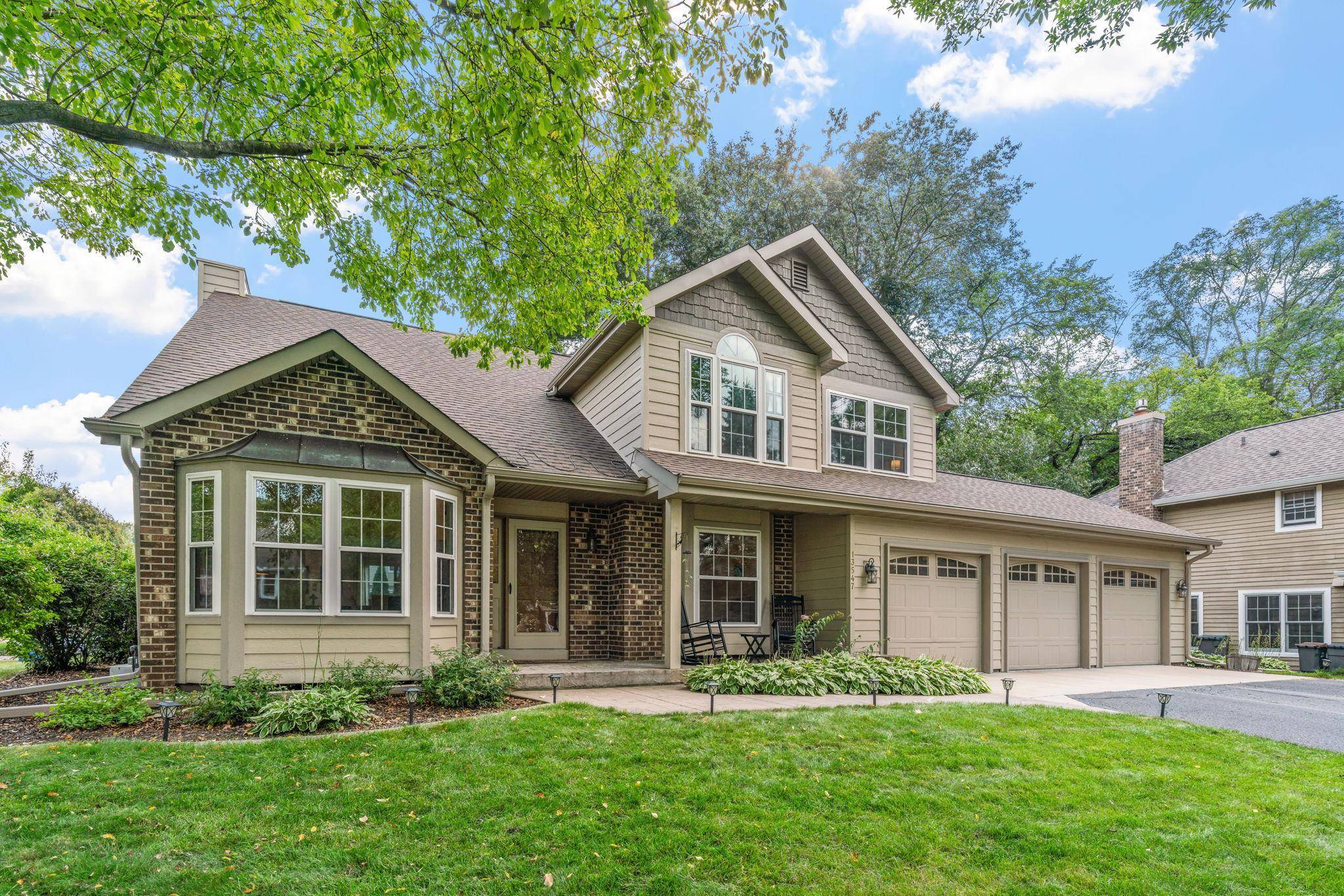 13547 Essex CT, Eden Prairie, MN 55347