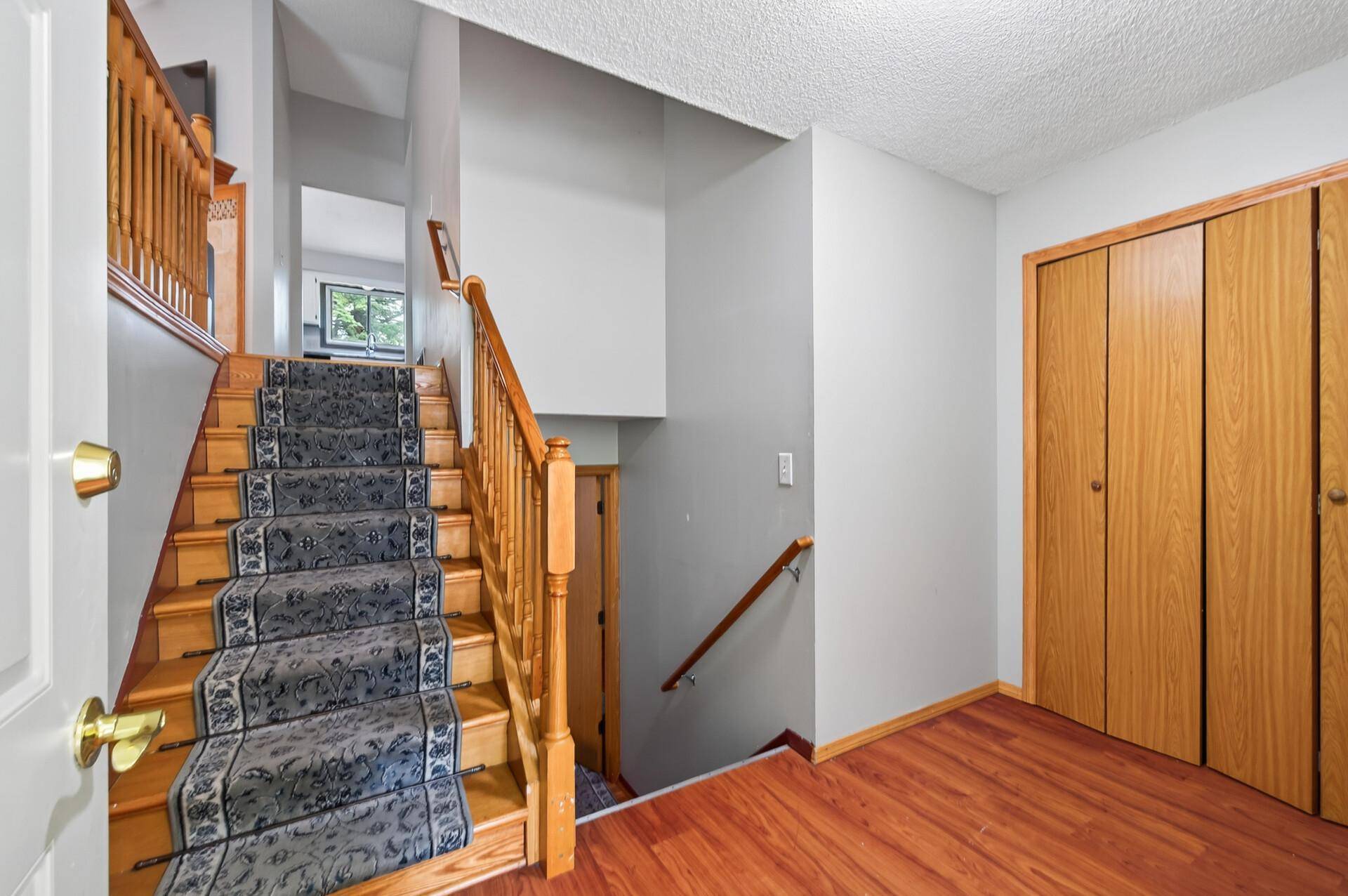 1124 Meadowwood DR, Brooklyn Park, MN 55444
