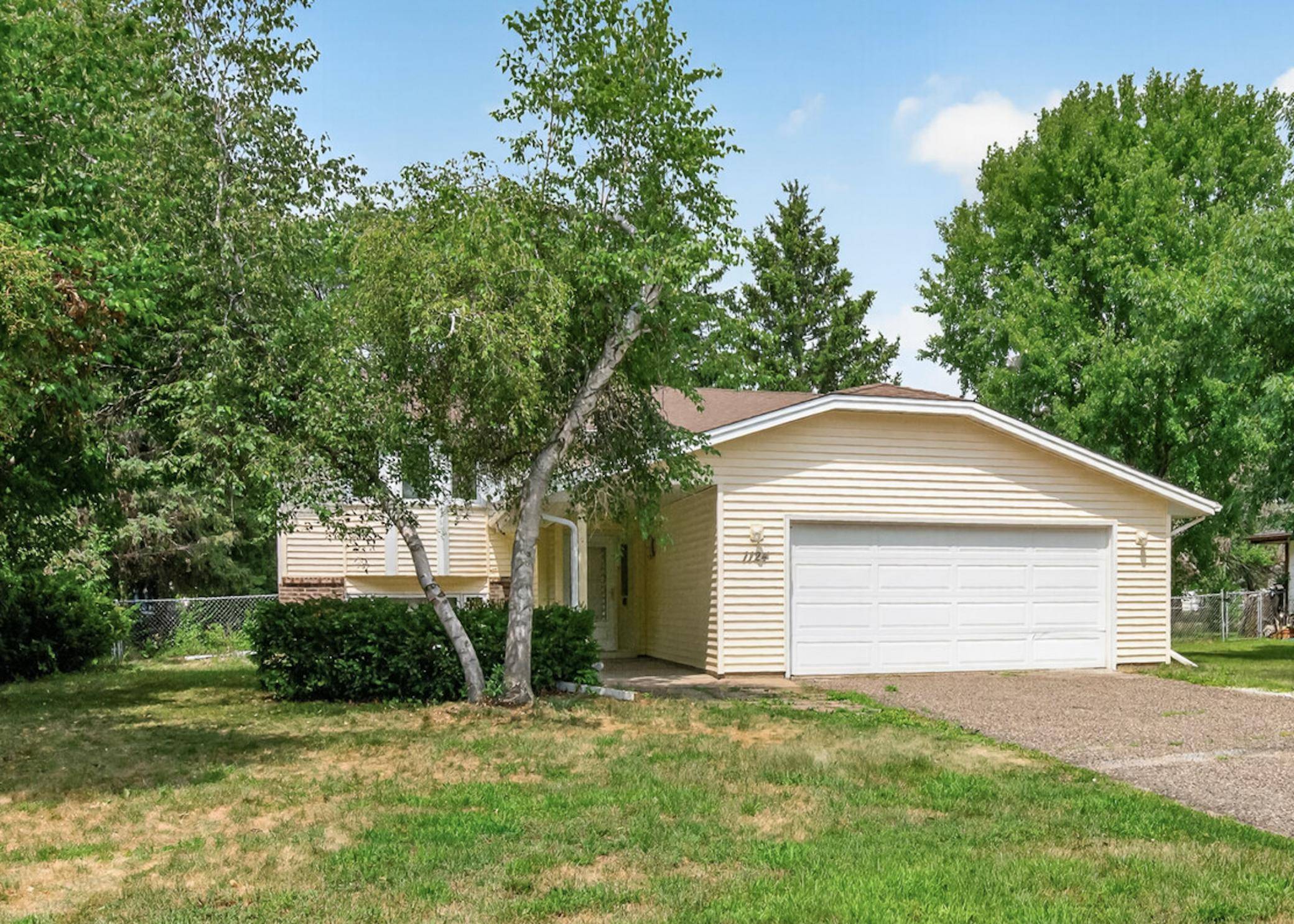 1124 Meadowwood DR, Brooklyn Park, MN 55444