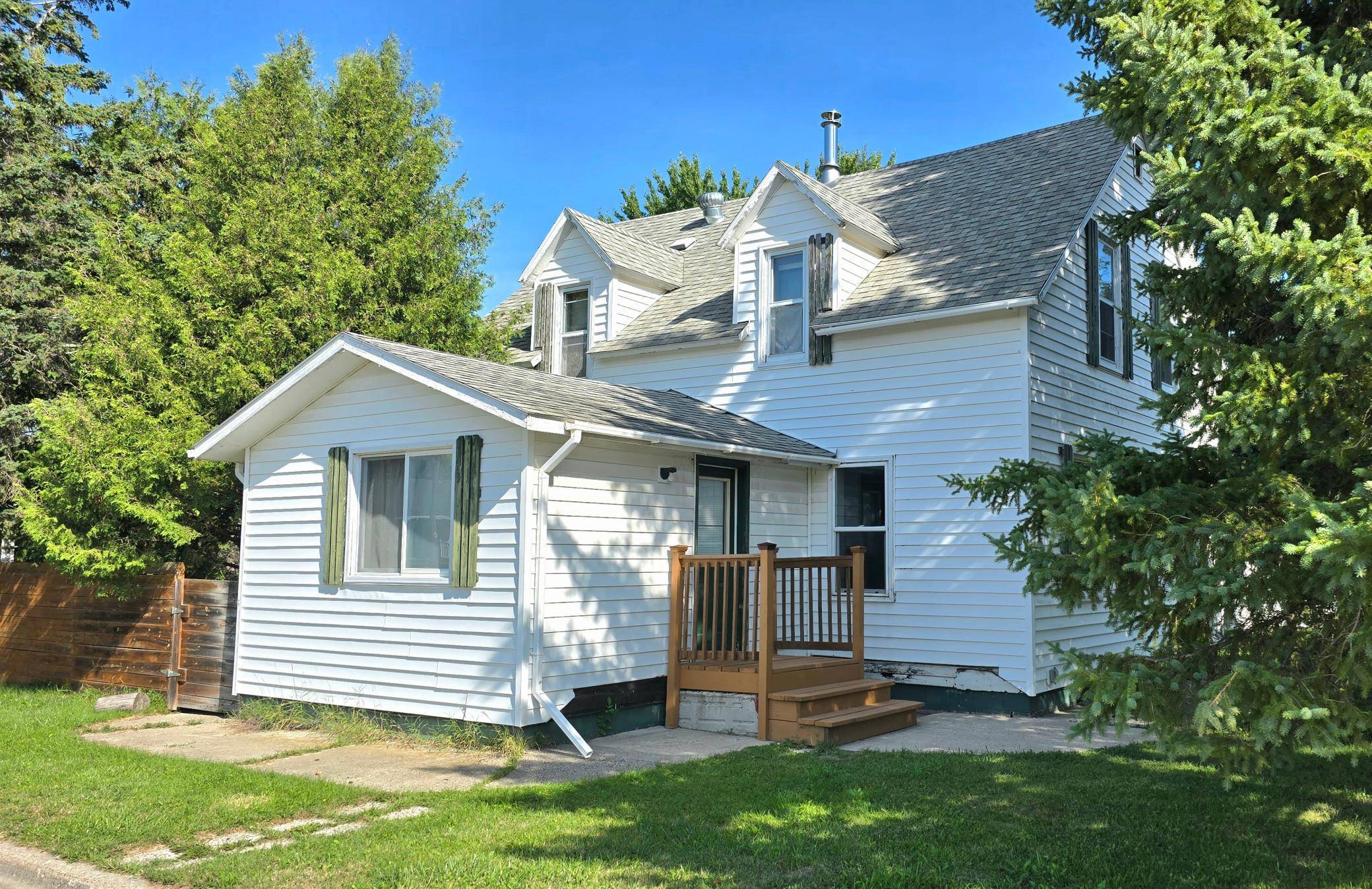 125 4th AVE SE, Clearbrook, MN 56634