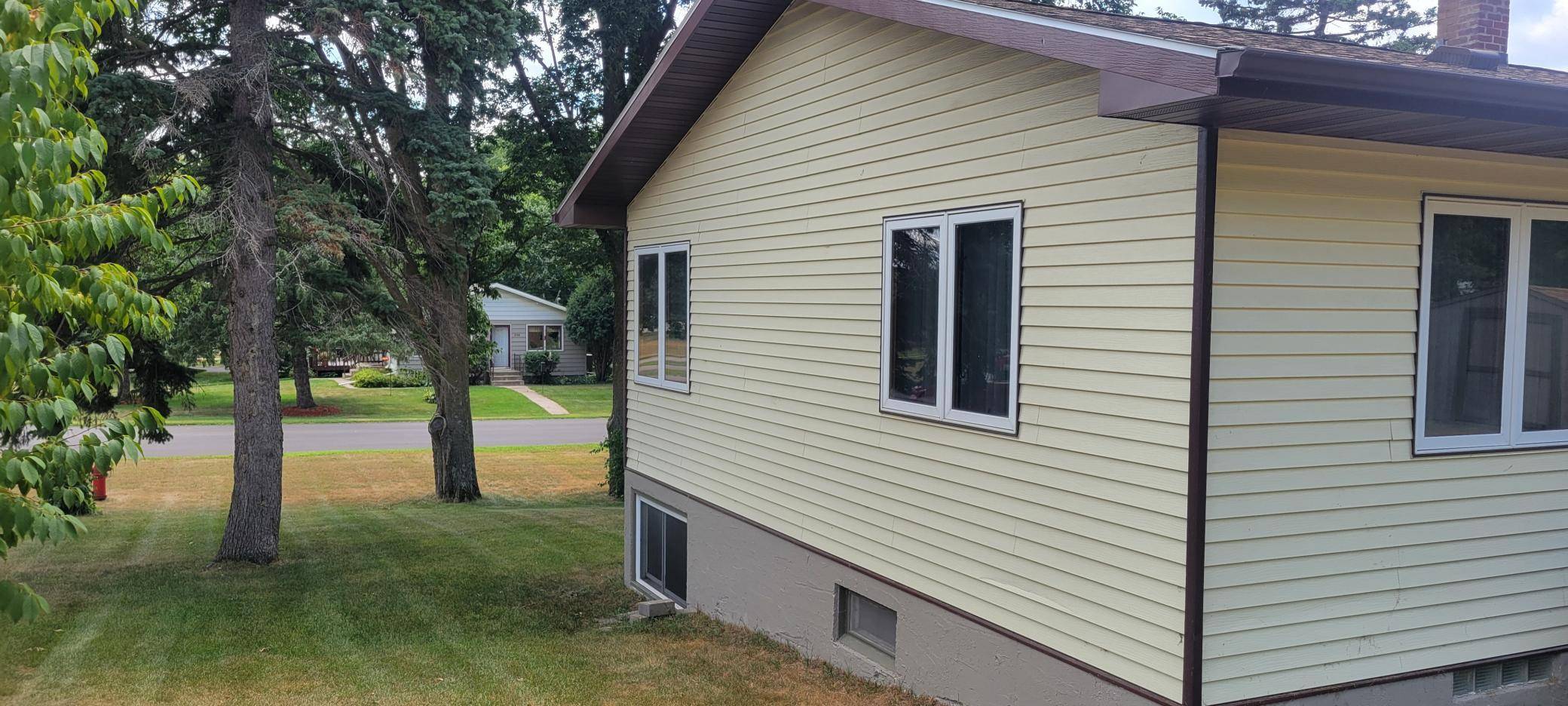 305 E Summit ST, Battle Lake, MN 56515