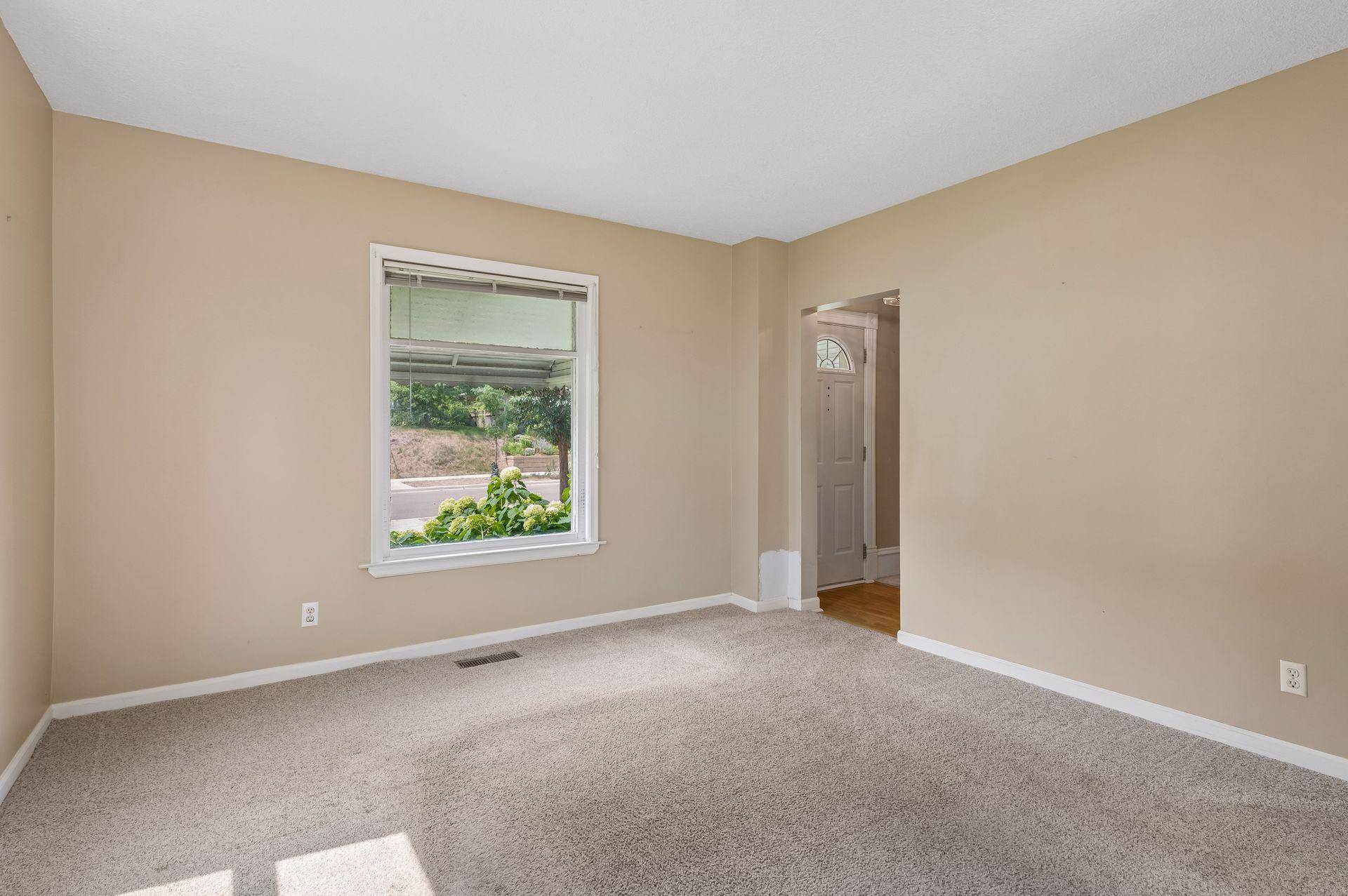 333 8th AVE N, Hopkins, MN 55343