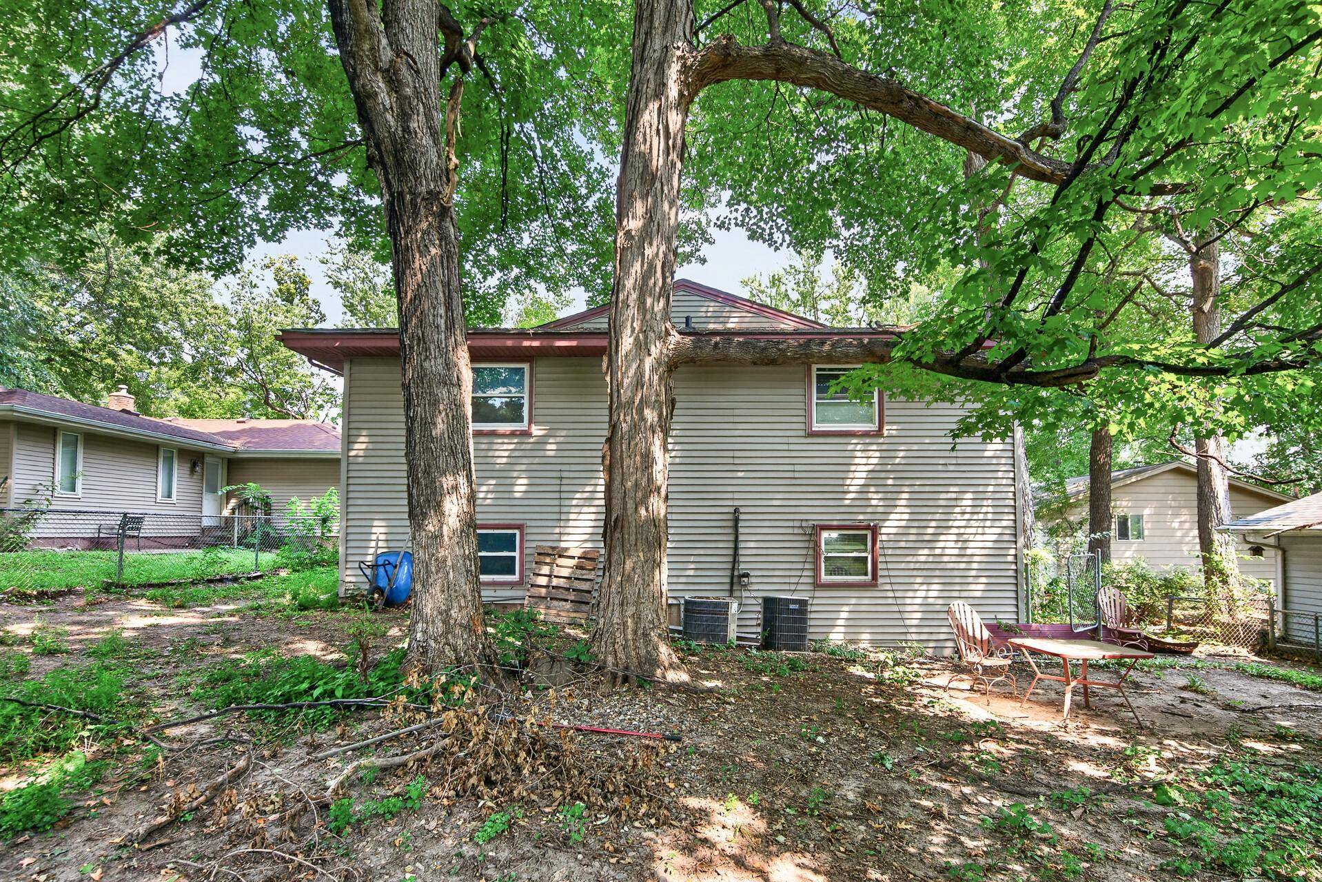 5017-5019 Shoreline DR, Mound, MN 55364