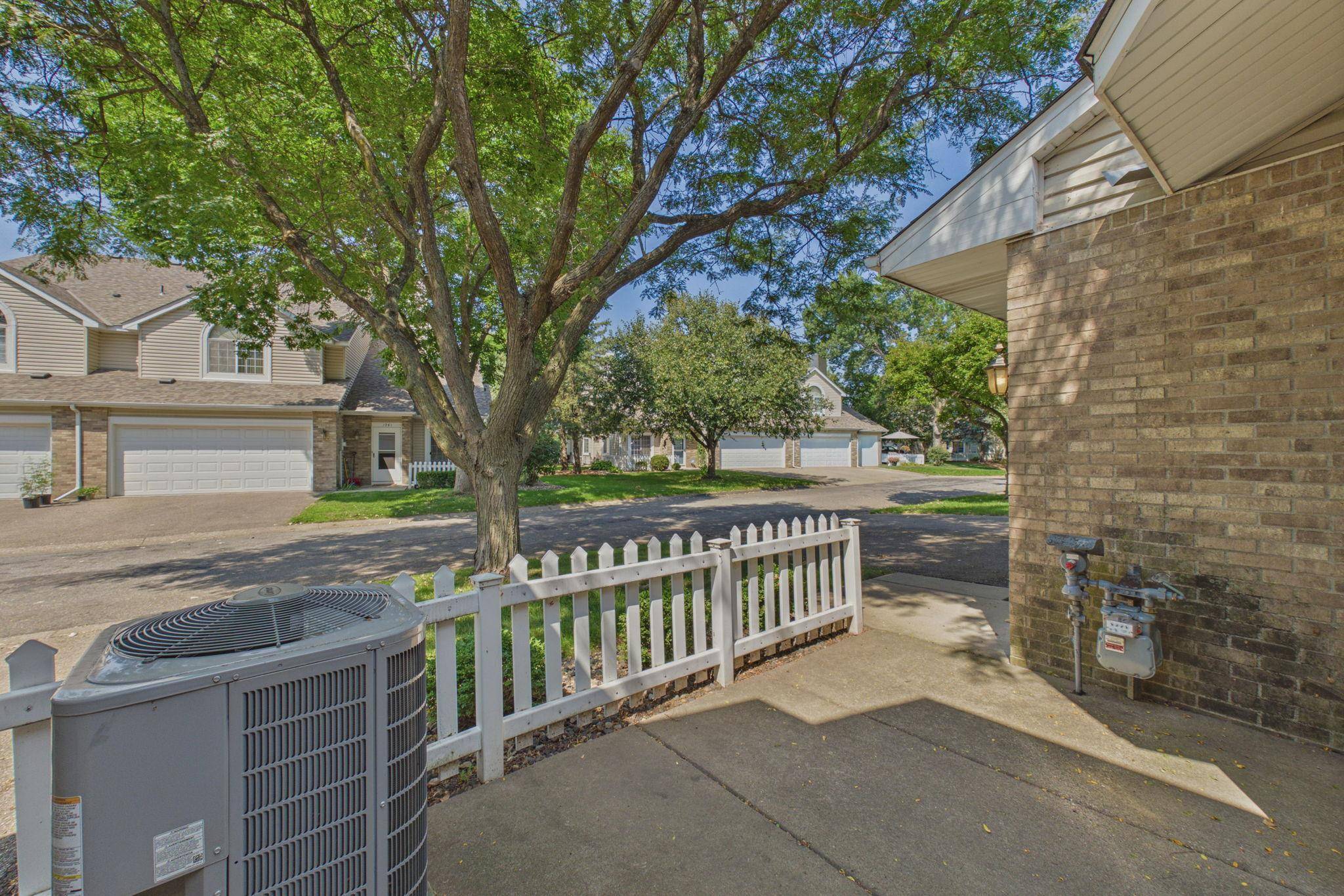 1744 Maple CT, Falcon Heights, MN 55113