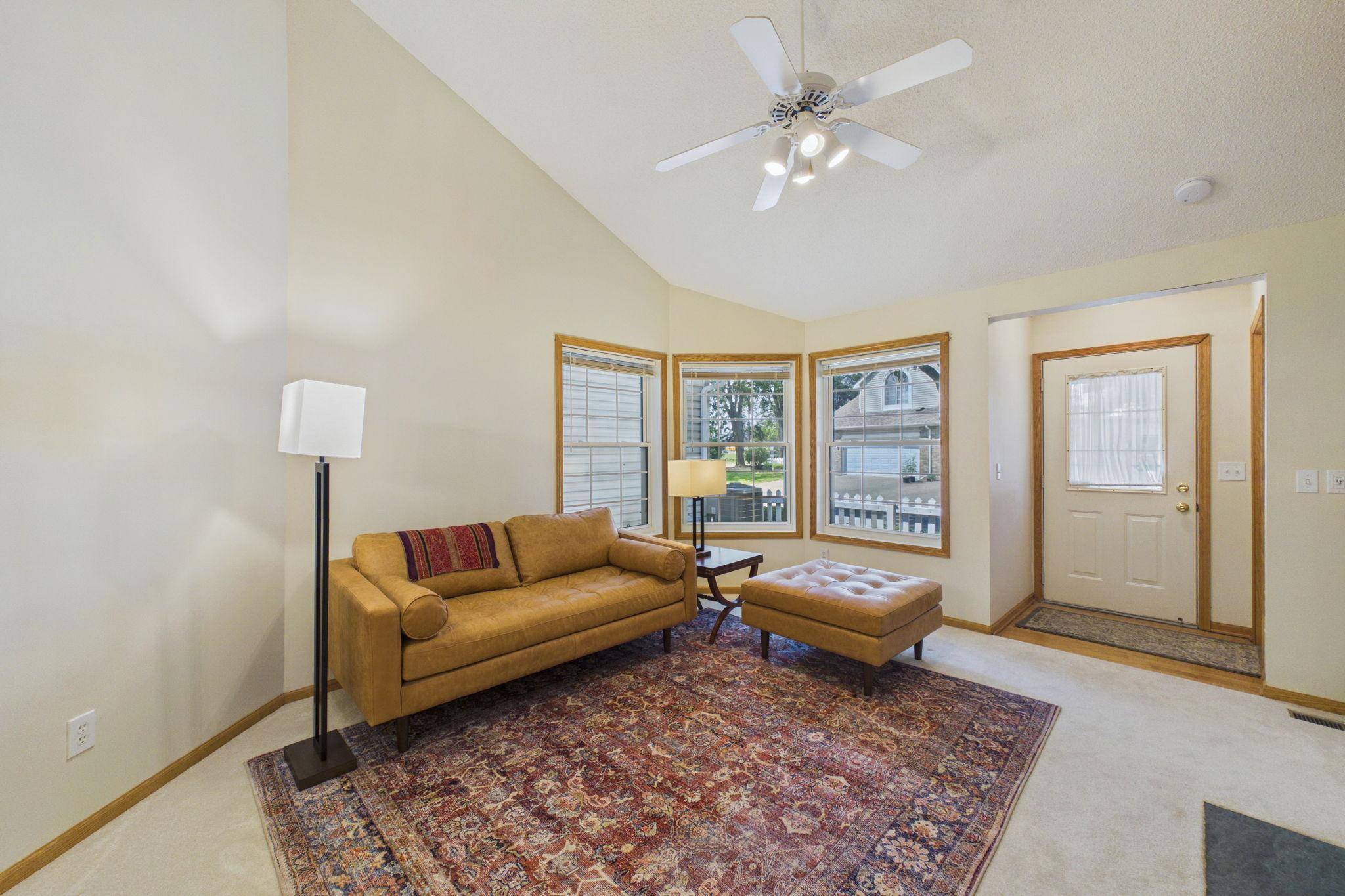 1744 Maple CT, Falcon Heights, MN 55113