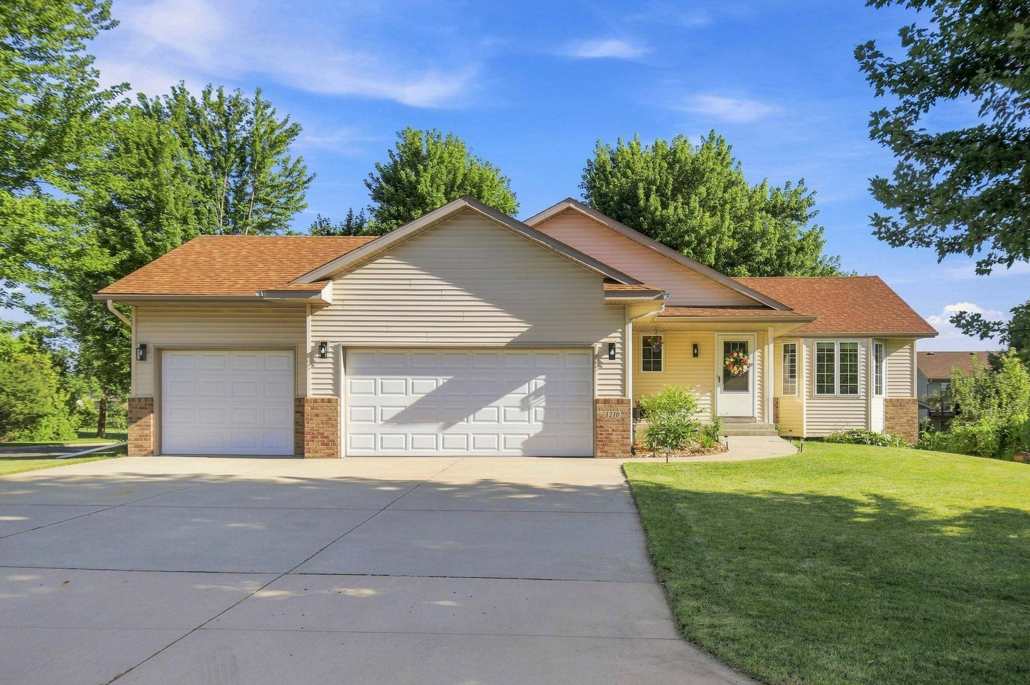 1210 Jadden LN SE, Owatonna, MN 55060
