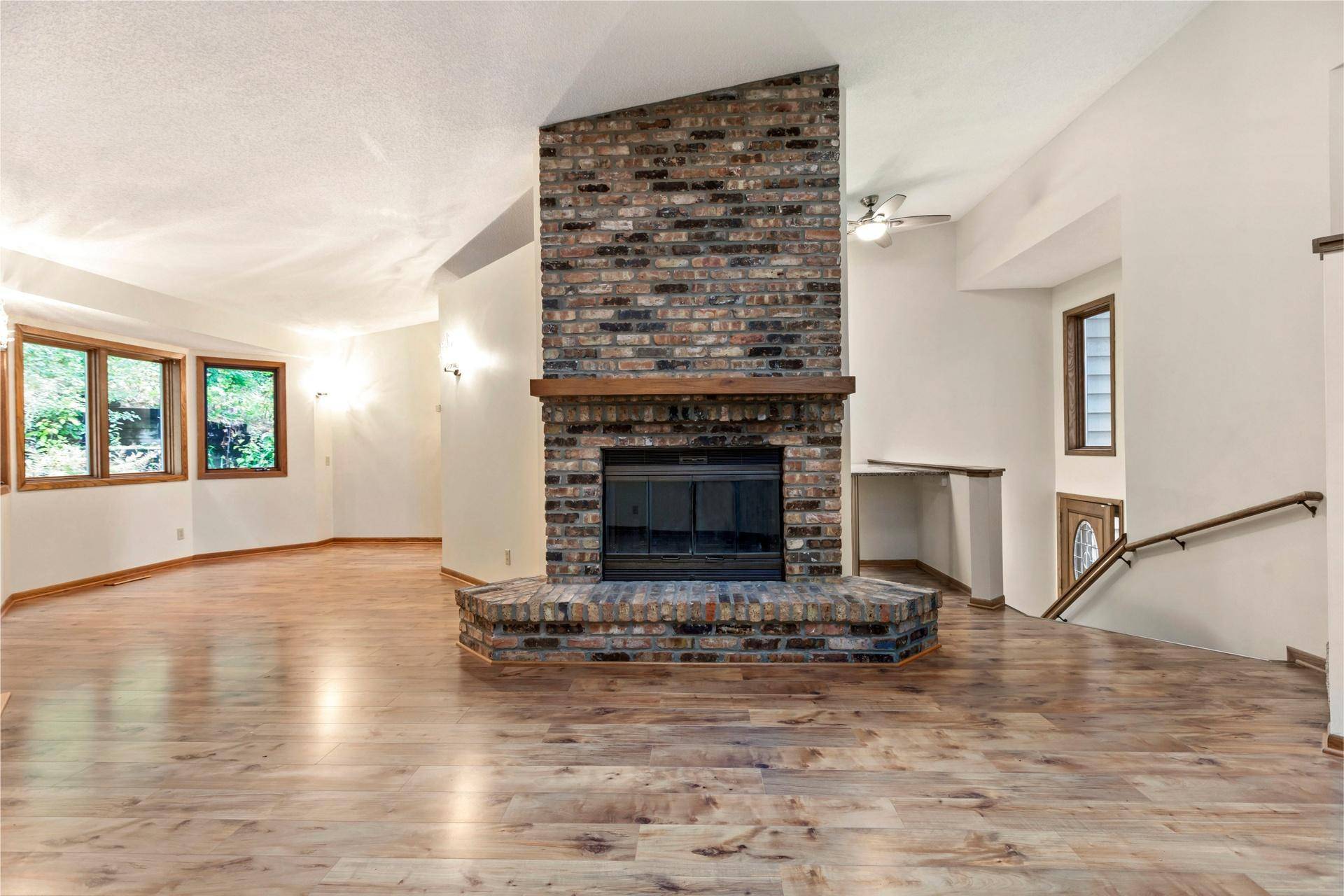5546 Village DR, Edina, MN 55439