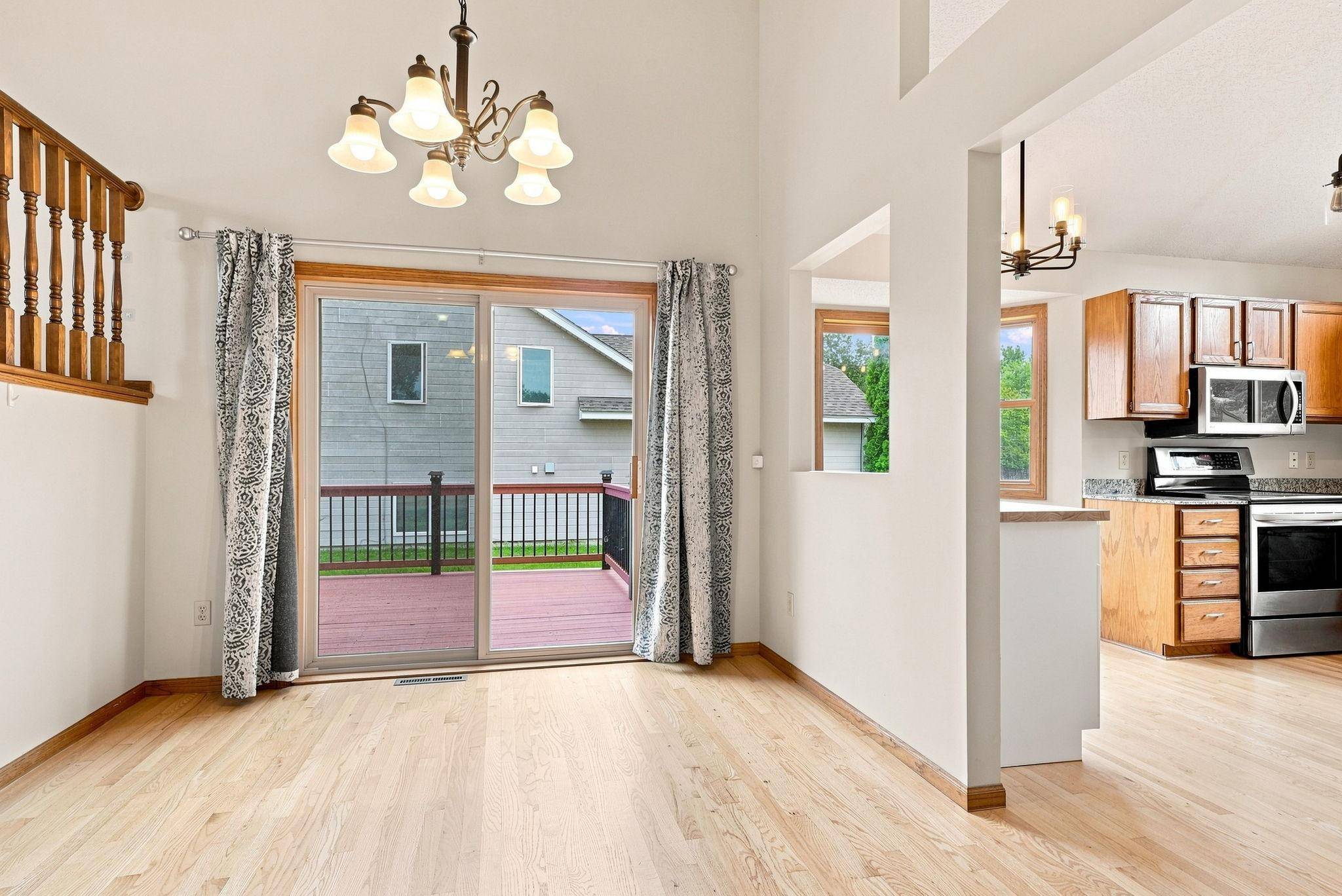 7135 Upper 157th ST W, Apple Valley, MN 55124