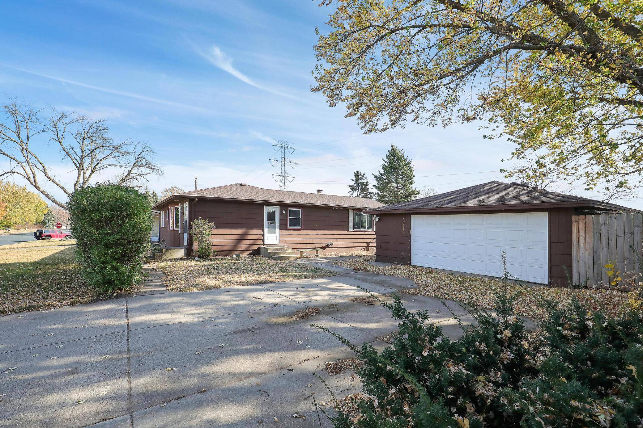 2018 Shale LN, Eagan, MN 55122