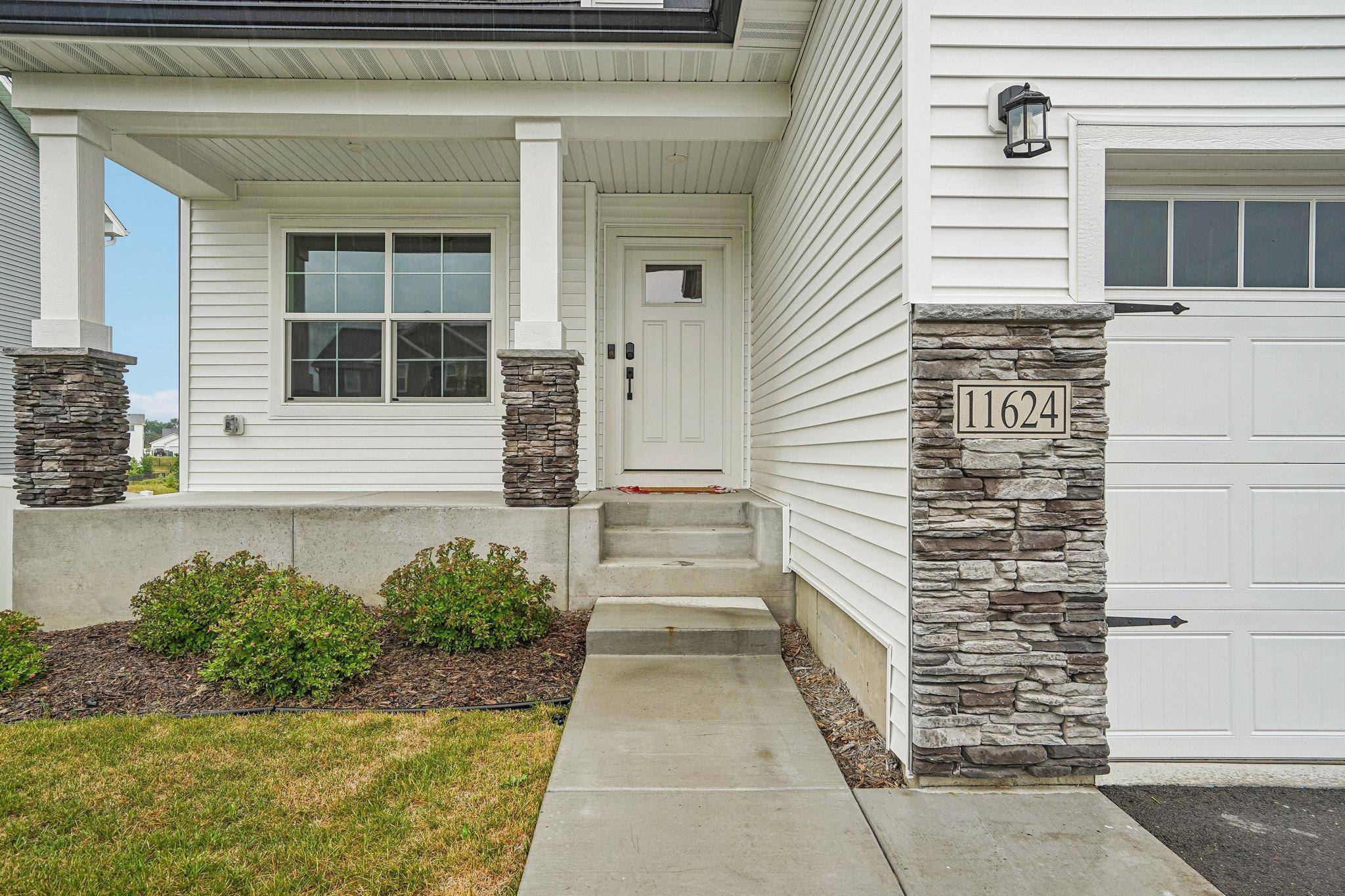 11624 5th ST NE, Hanover, MN 55341