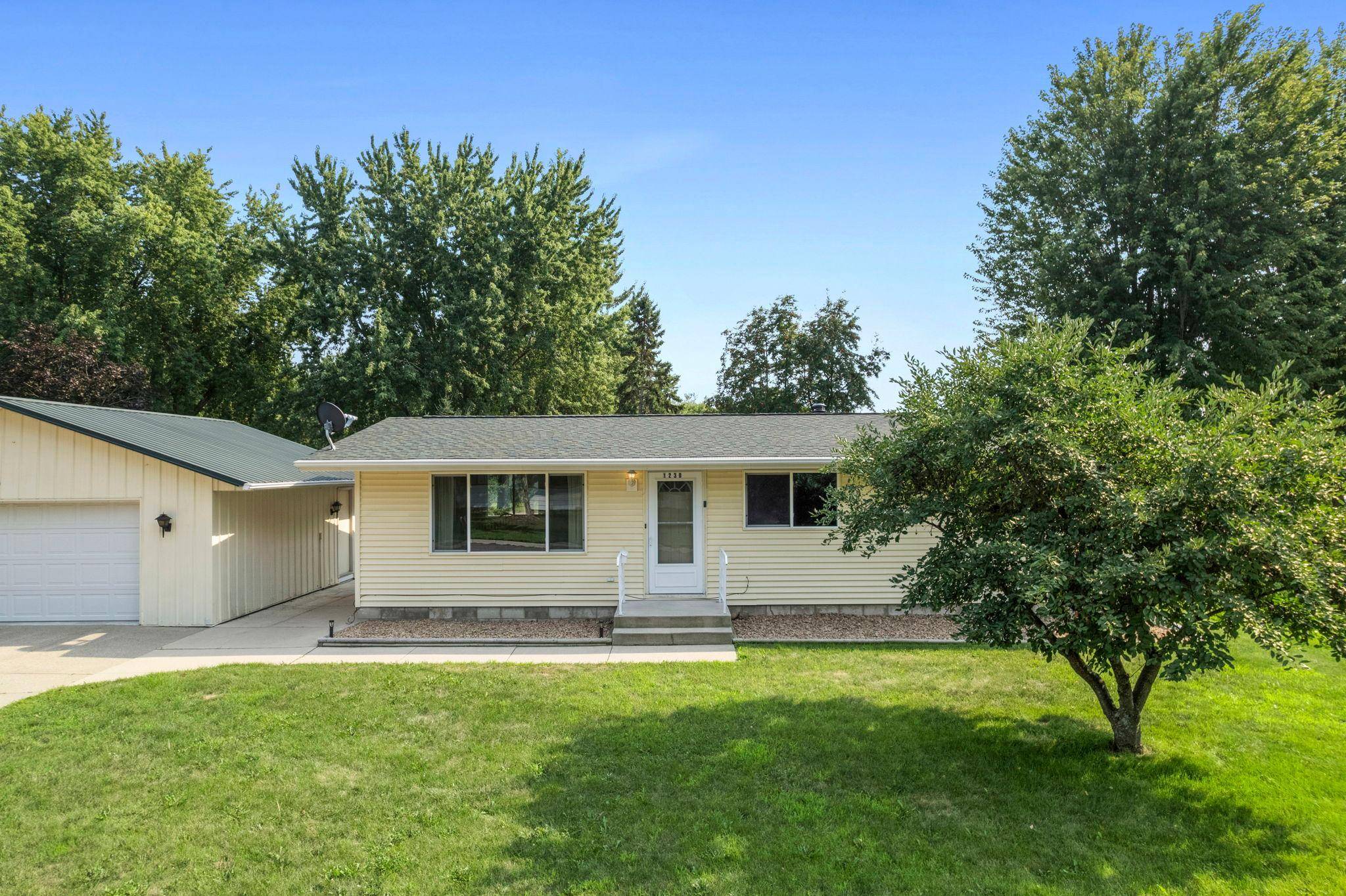1230 8th ST, Howard Lake, MN 55349