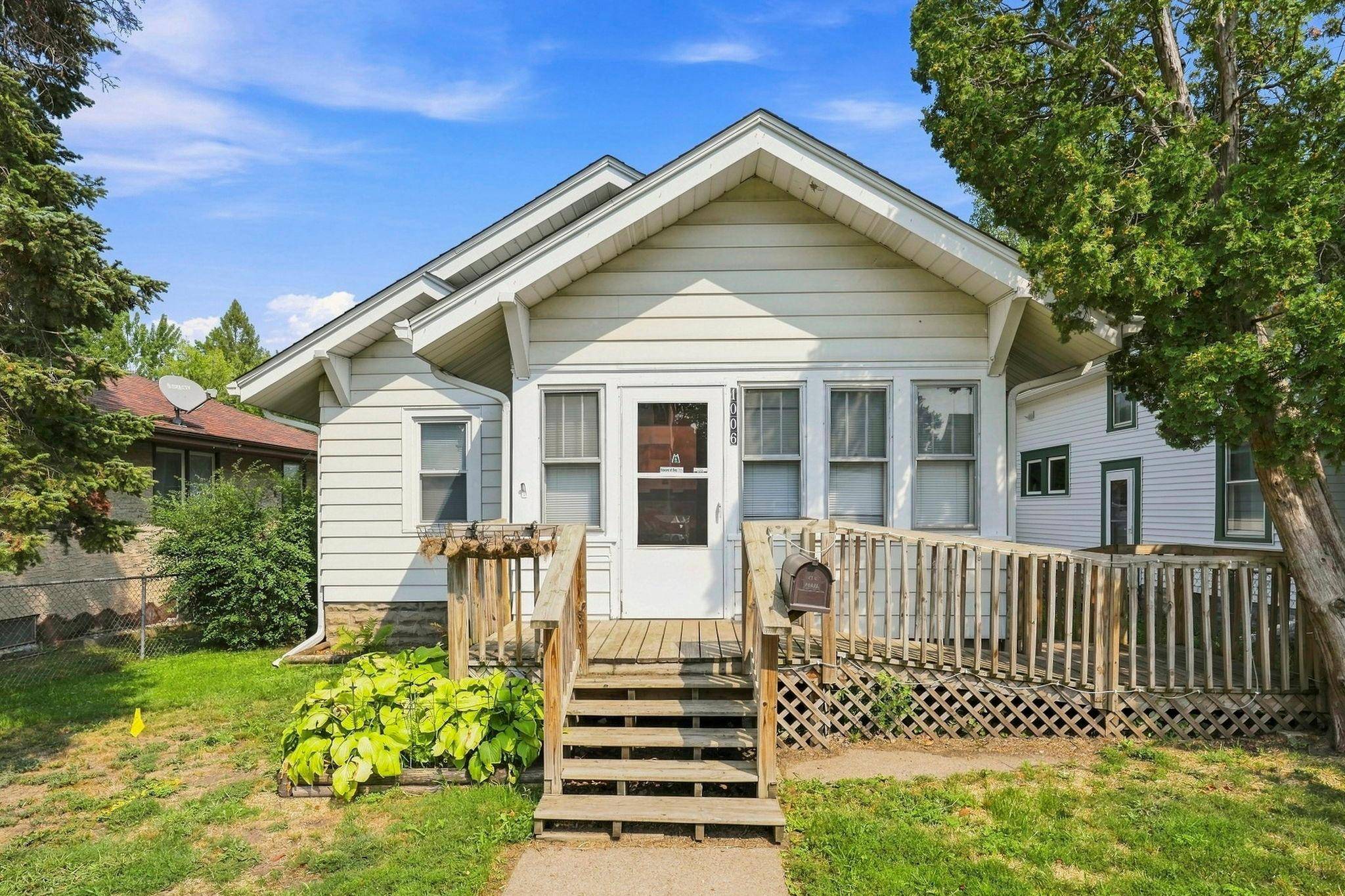 1006 Earl ST, Saint Paul, MN 55106