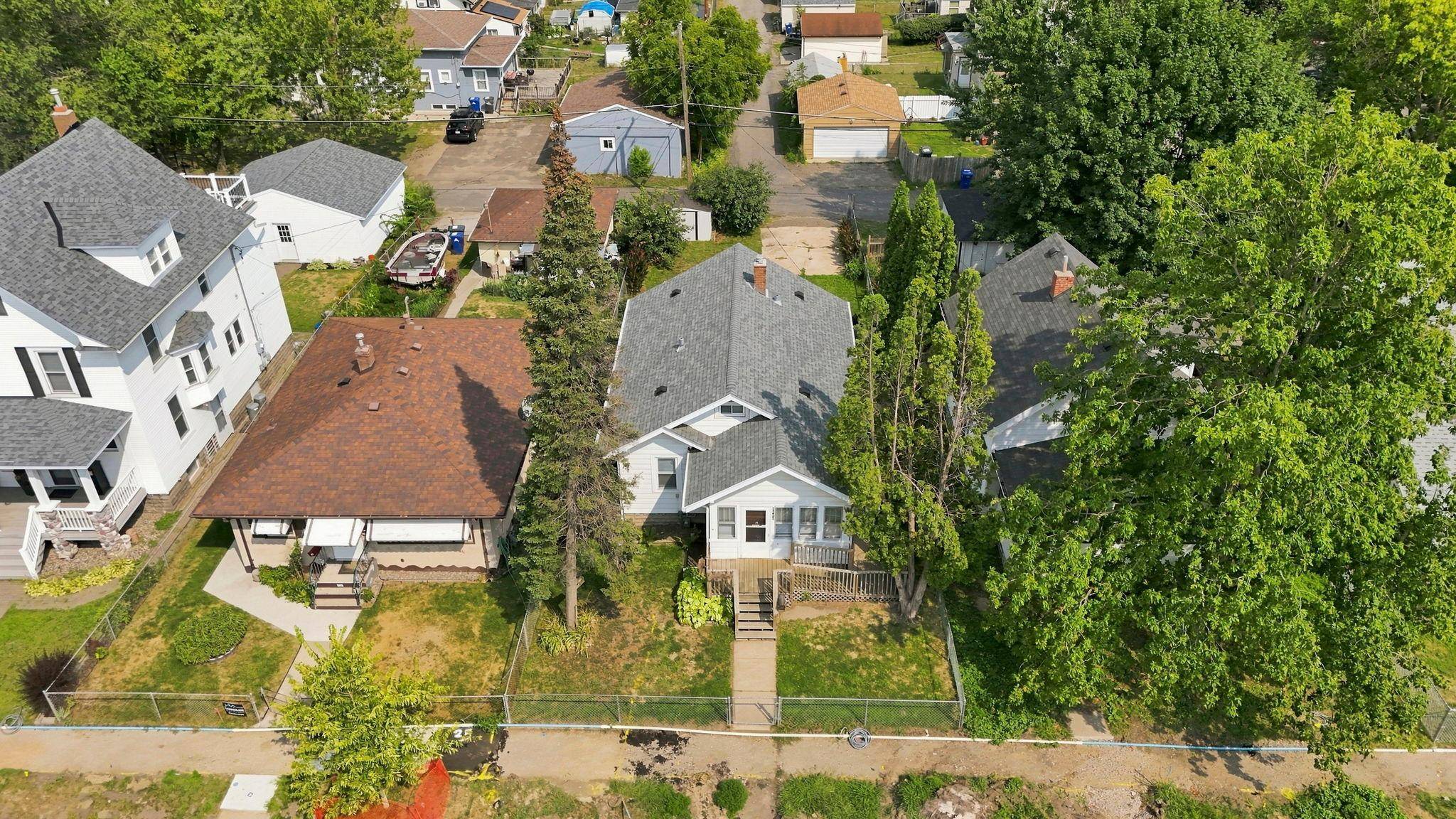 1006 Earl ST, Saint Paul, MN 55106