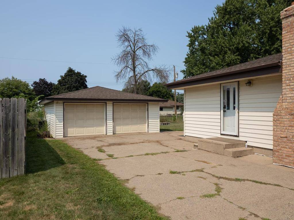 6231 Quail AVE N, Brooklyn Center, MN 55429