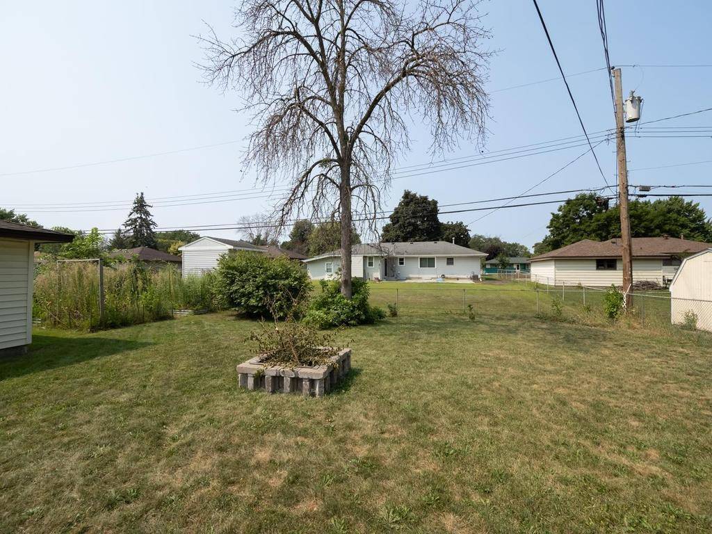 6231 Quail AVE N, Brooklyn Center, MN 55429