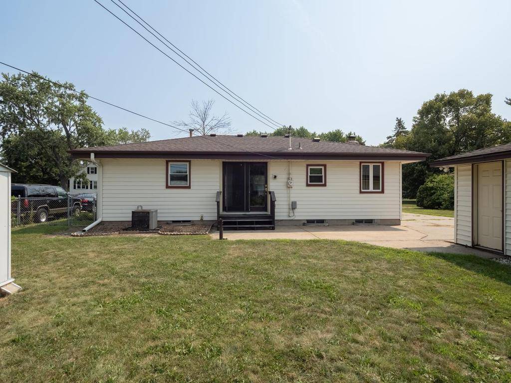 6231 Quail AVE N, Brooklyn Center, MN 55429