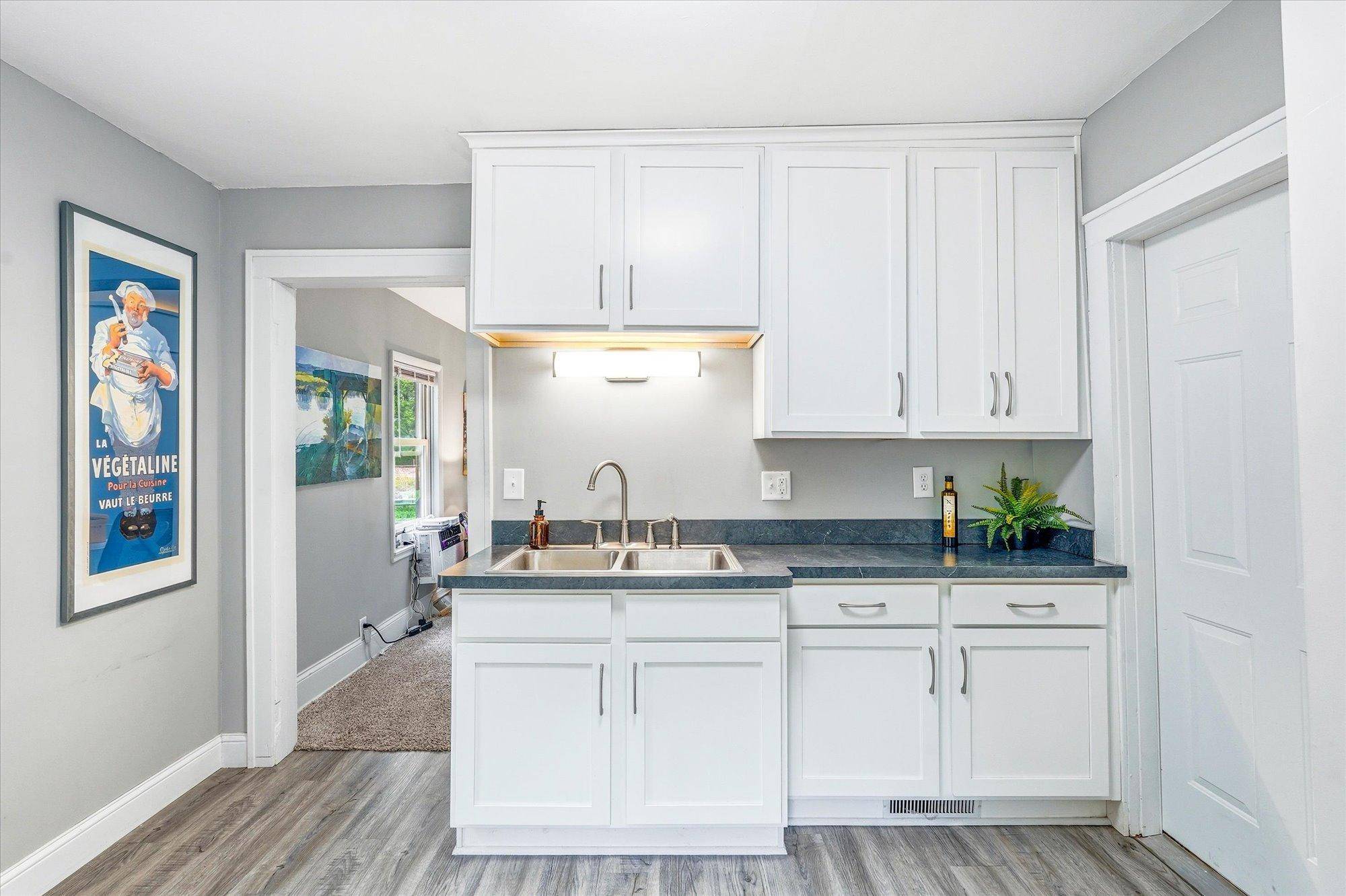 891 Benhill RD, Saint Paul, MN 55105