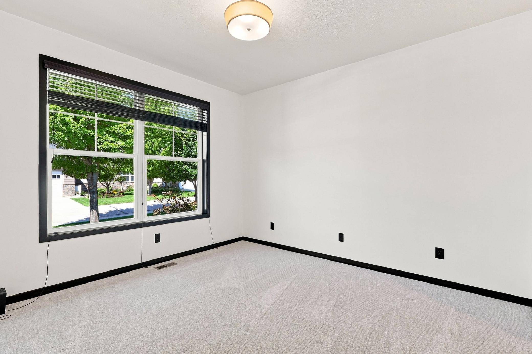 8652 Lake Riley DR, Chanhassen, MN 55317