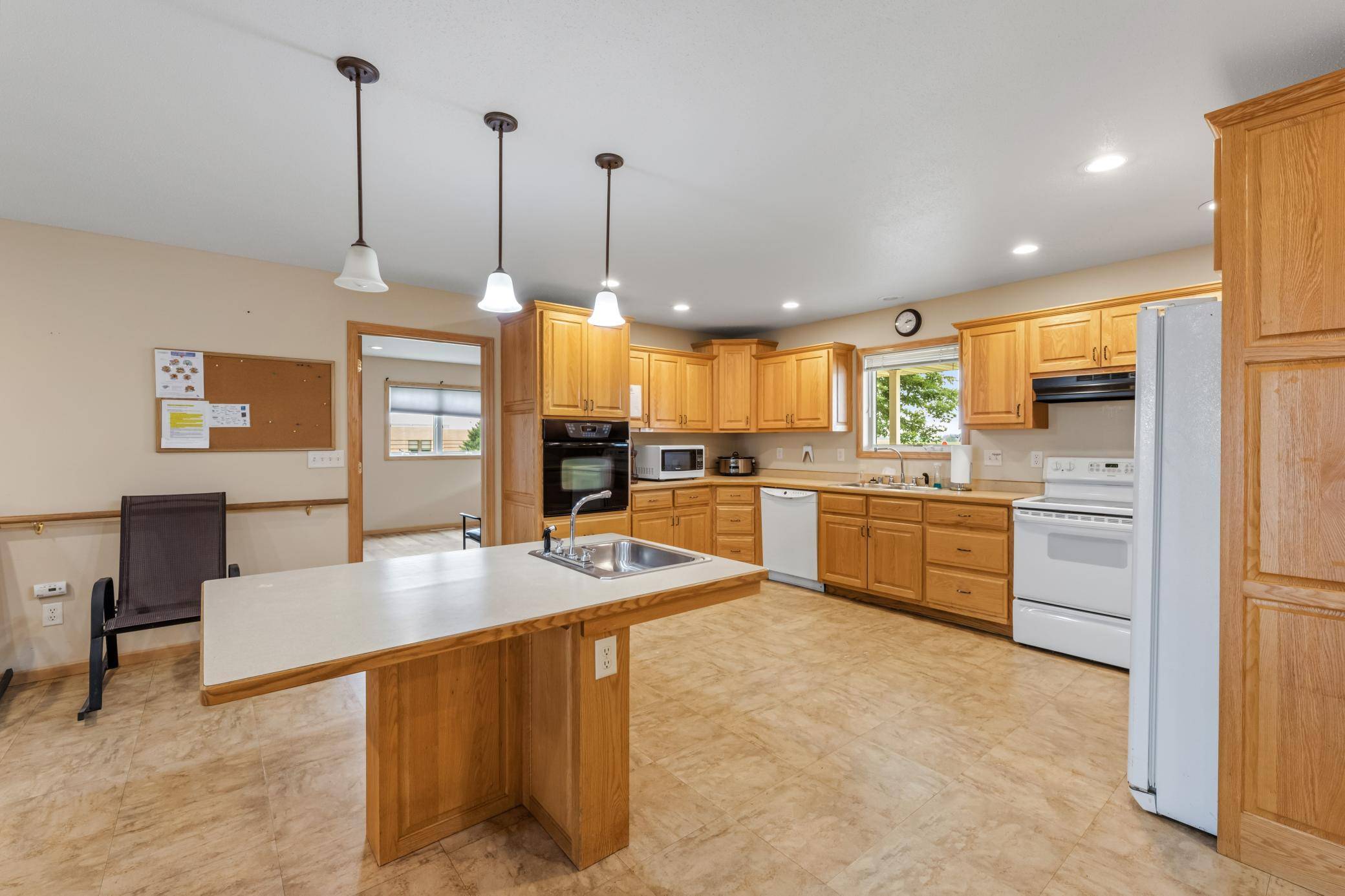 900 Courtney DR, Caledonia, MN 55921
