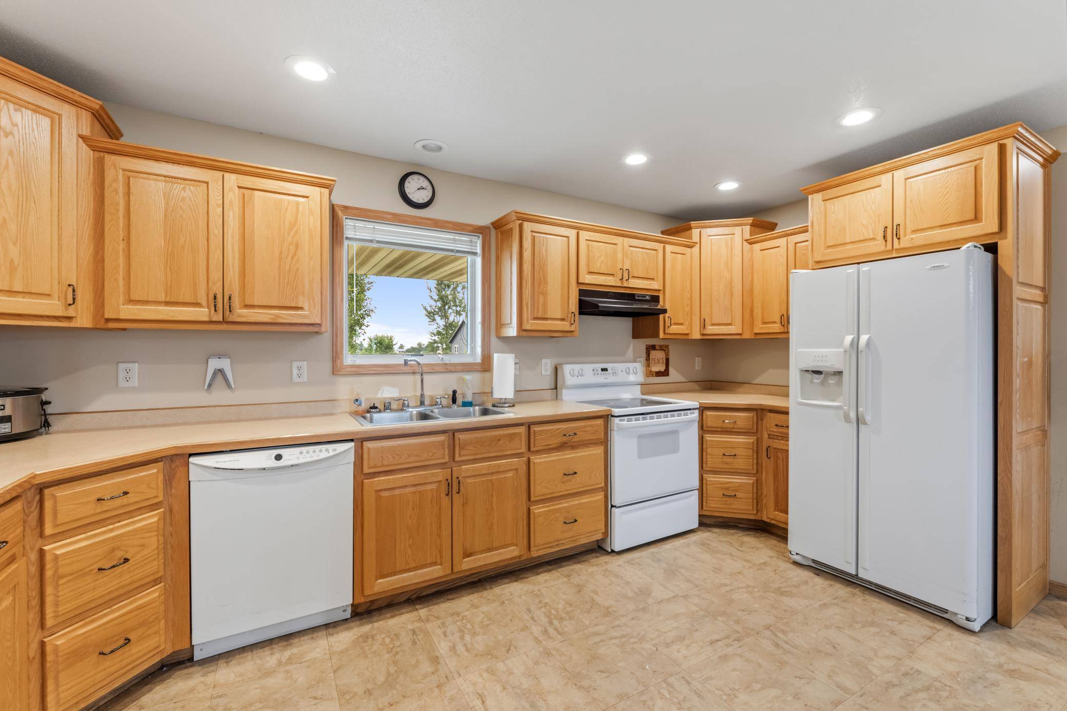 900 Courtney DR, Caledonia, MN 55921