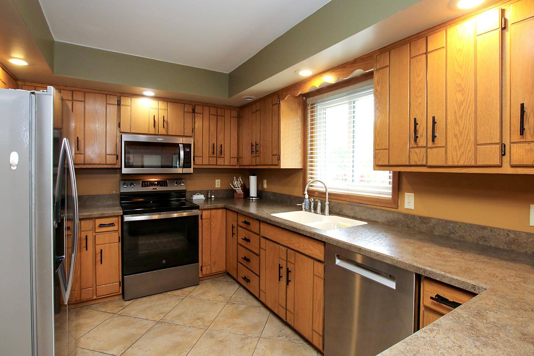 450 School RD NW, Hutchinson, MN 55350