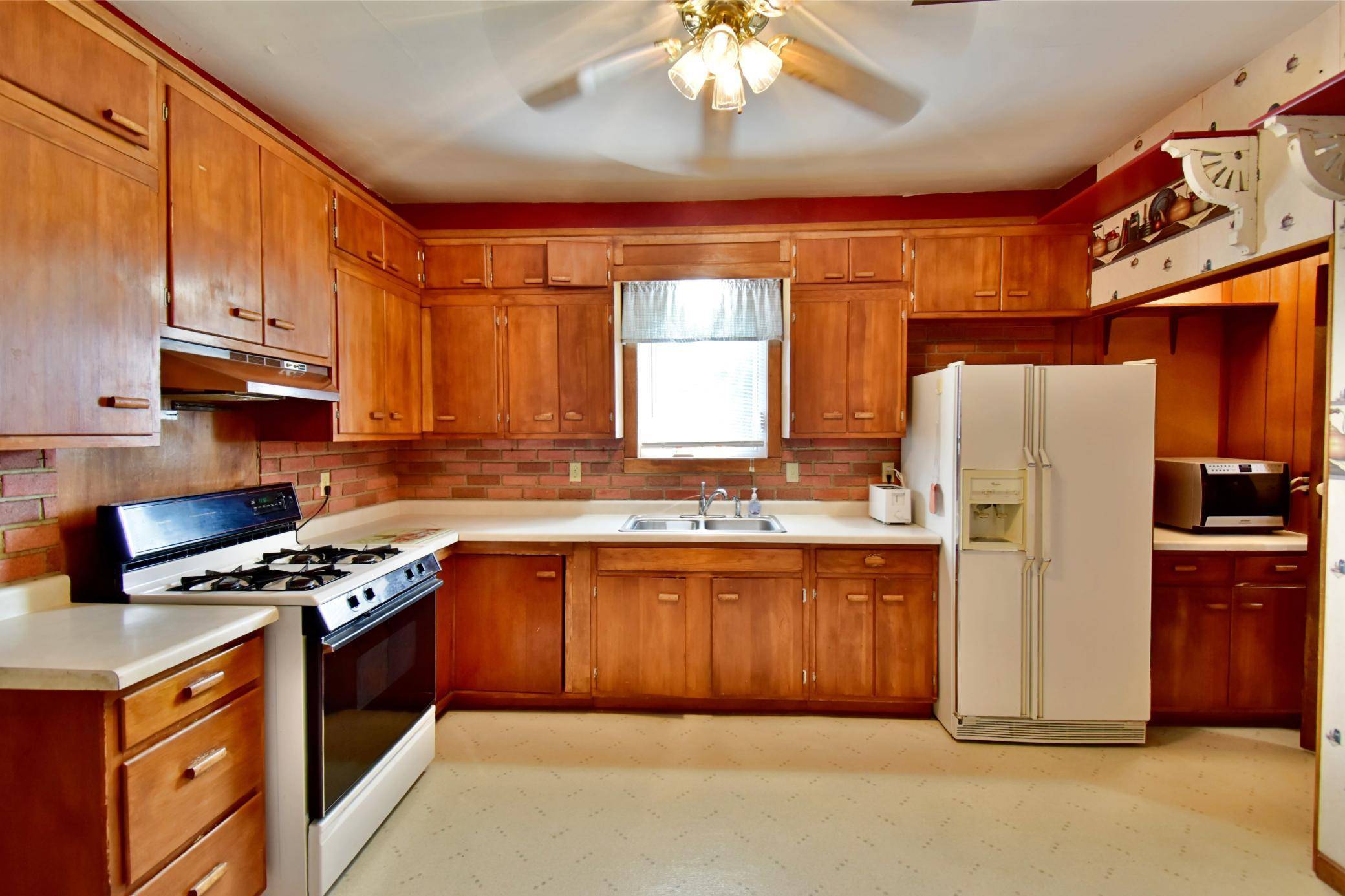 216 3rd ST N, Brownton, MN 55312