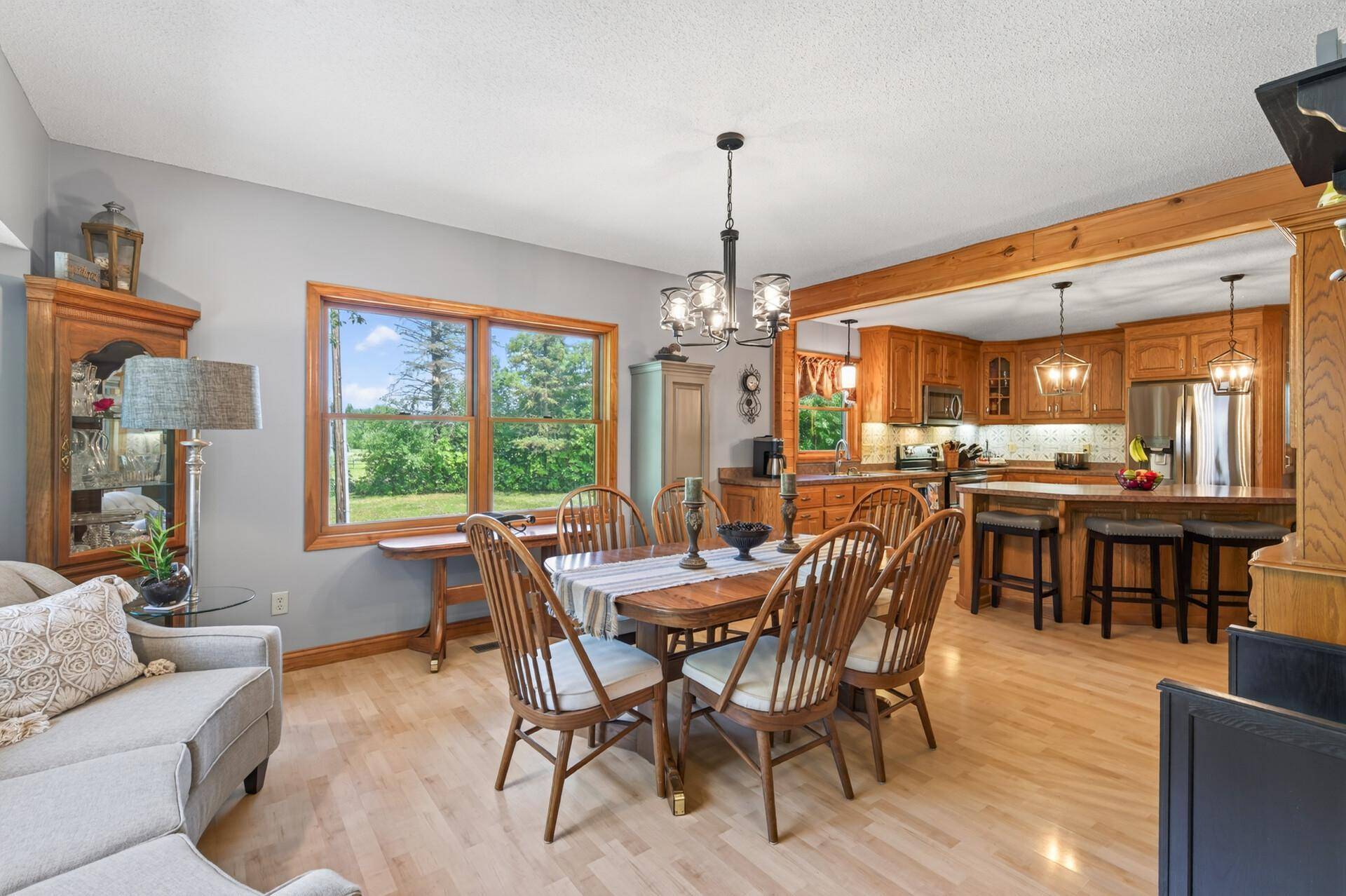 35290 Quincy DR NE, Cambridge, MN 55008