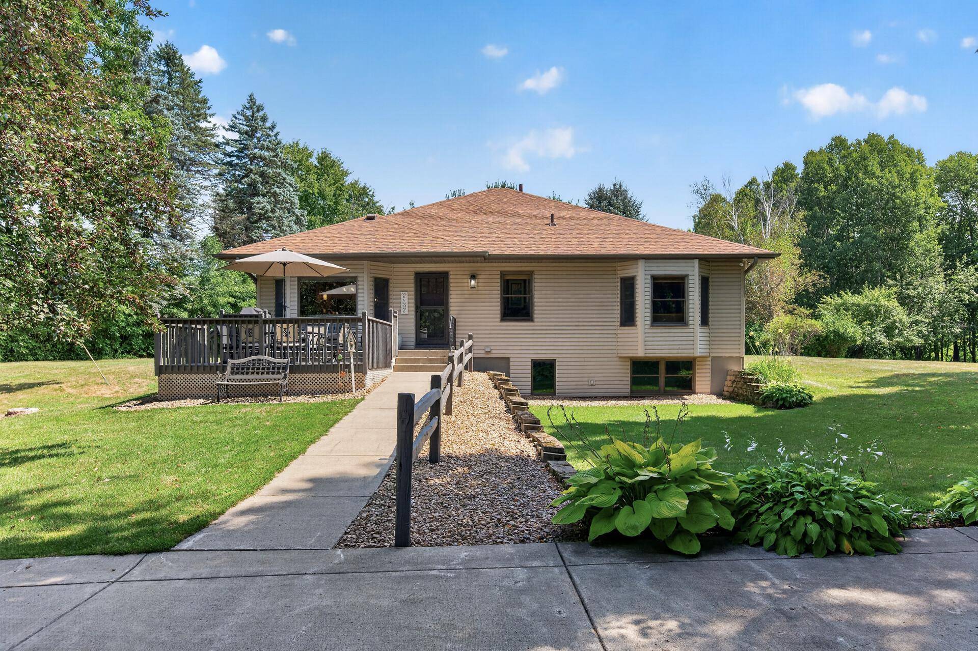 35290 Quincy DR NE, Cambridge, MN 55008