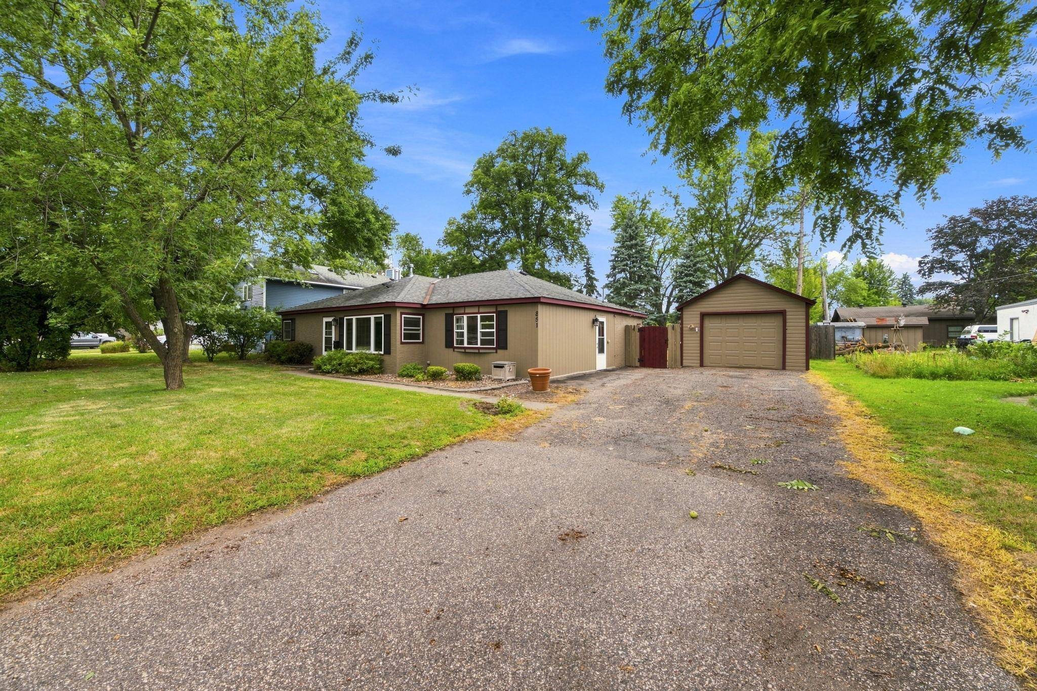 851 Brisbin ST, Anoka, MN 55303