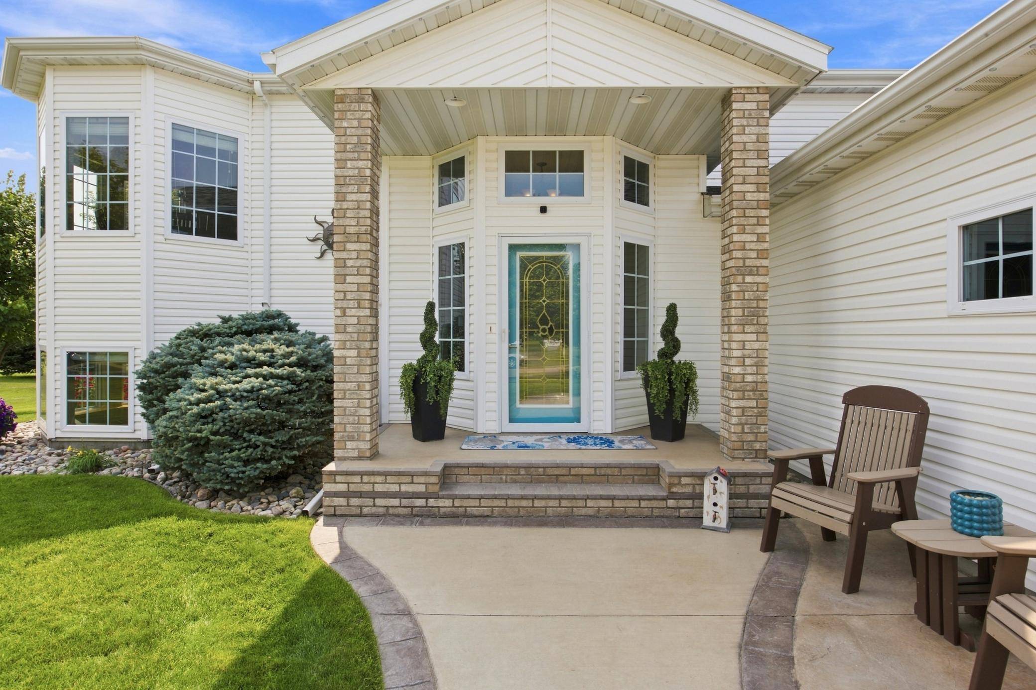 515 Cottonwood DR, Casselton, ND 58012