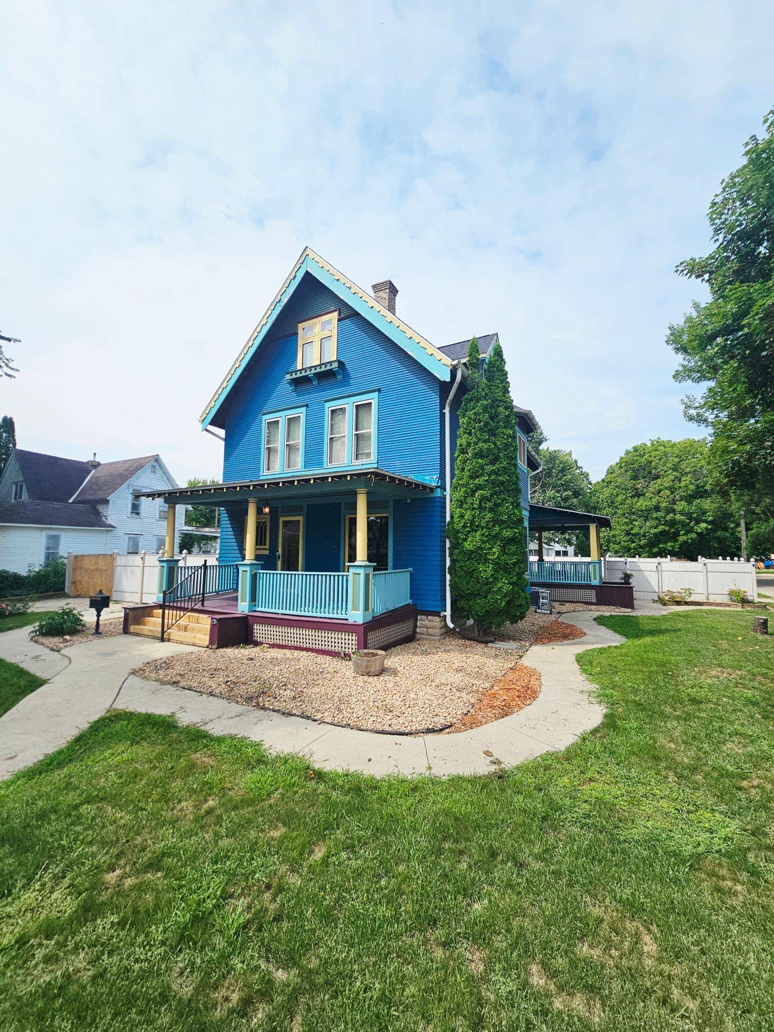121 N 5th ST, Montevideo, MN 56265