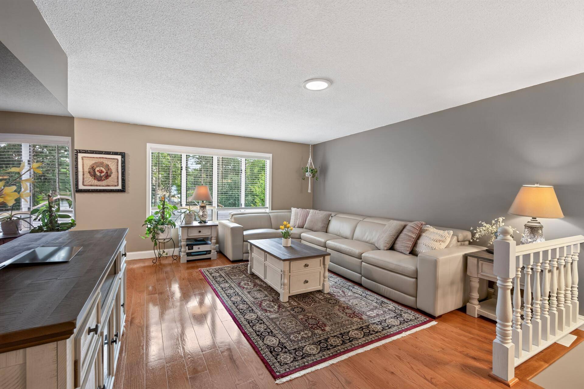 2048 17th AVE E, North Saint Paul, MN 55109