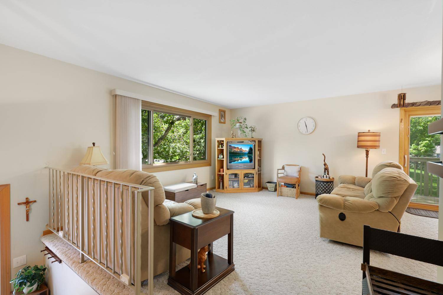 1501 W 140th ST, Burnsville, MN 55337