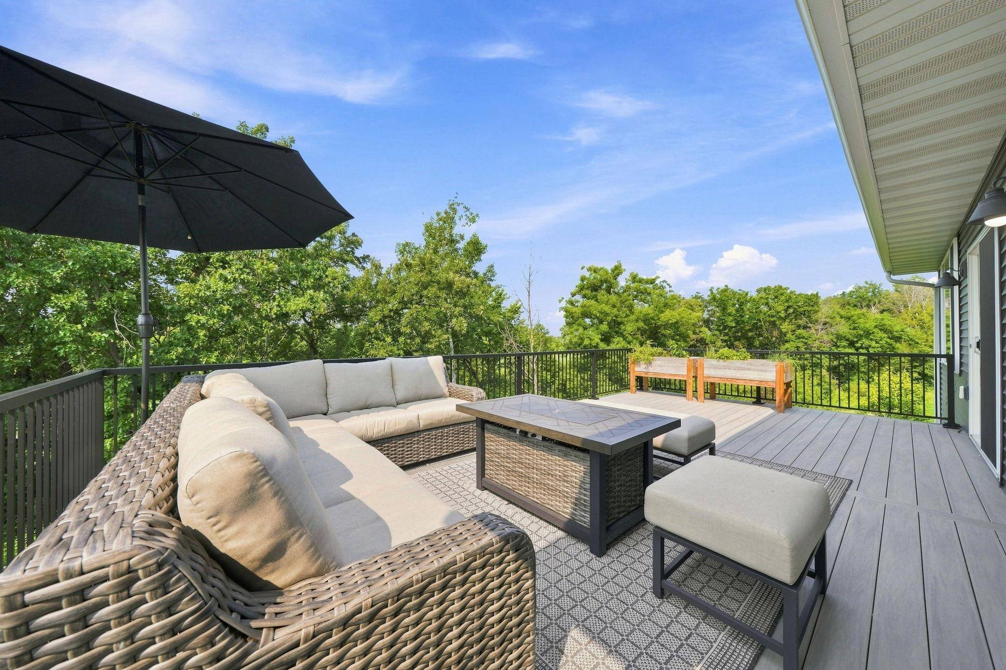 27200 Petes Hill TRL, Elko New Market, MN 55020