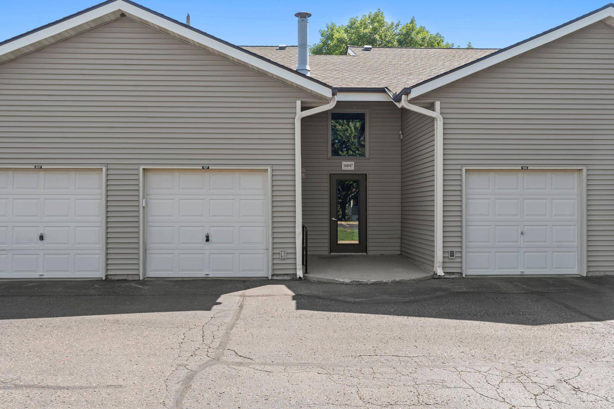 14847 Endicott WAY #107, Apple Valley, MN 55124