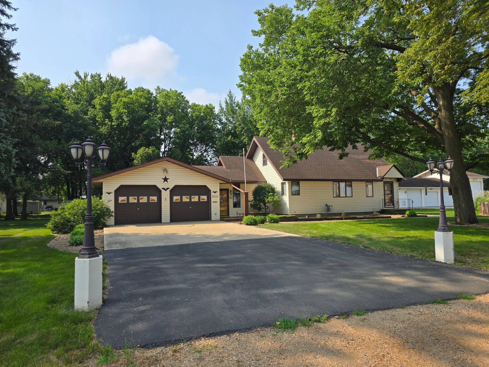 1900 25th ST, Slayton, MN 56172