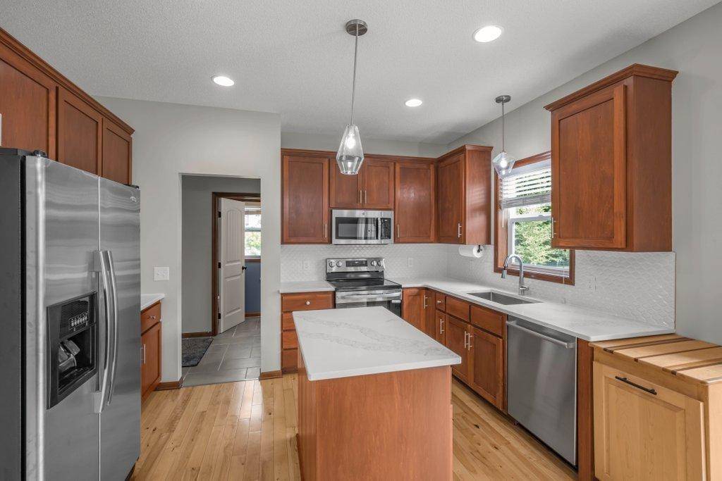 17005 78th CT N, Maple Grove, MN 55311