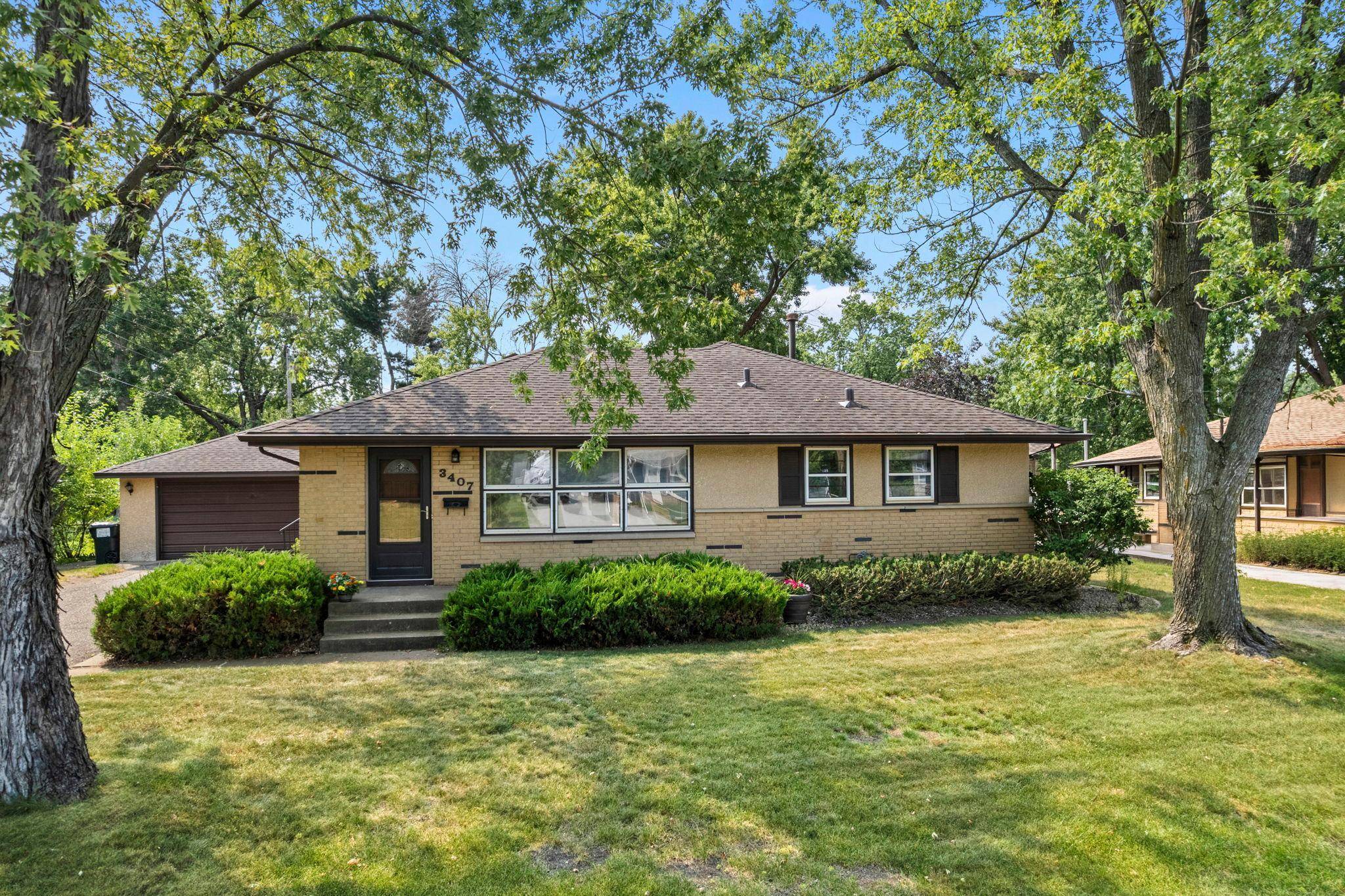 3407 Woodbine LN N, Brooklyn Center, MN 55429