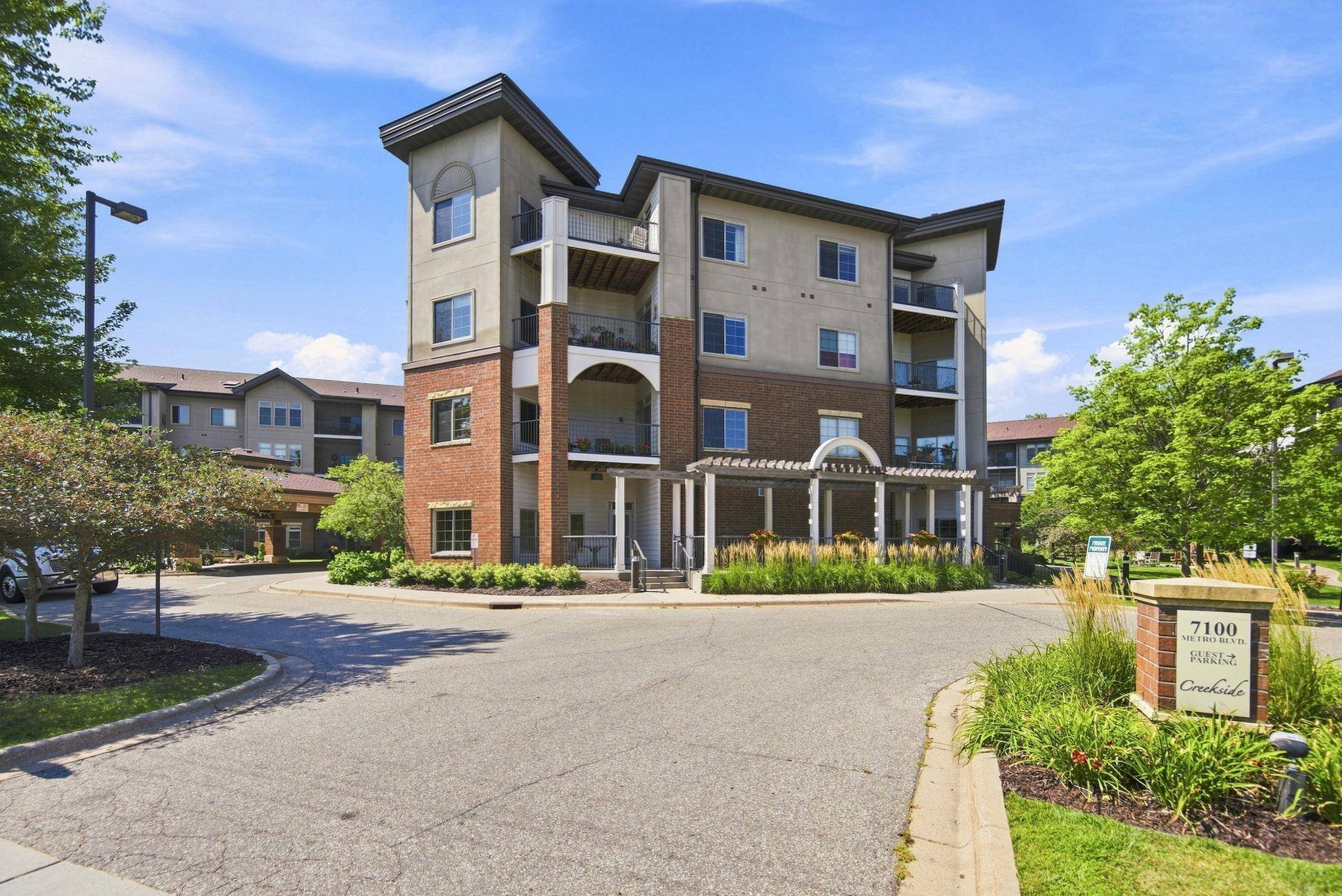7100 Metro BLVD #213, Edina, MN 55439