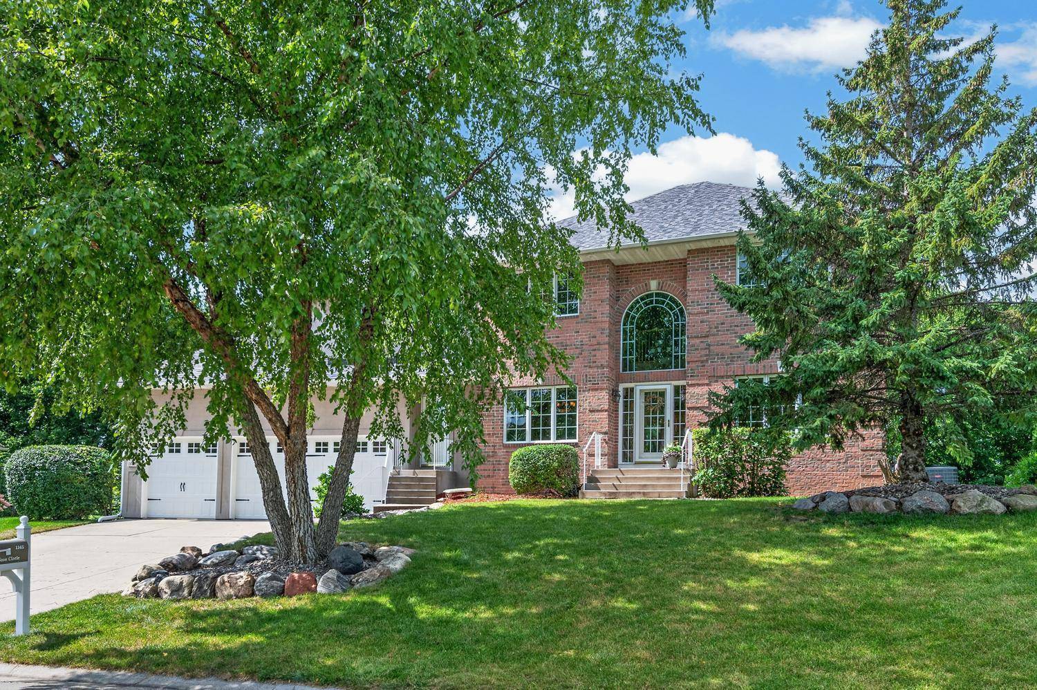 1145 Cove CIR, Minnetrista, MN 55364
