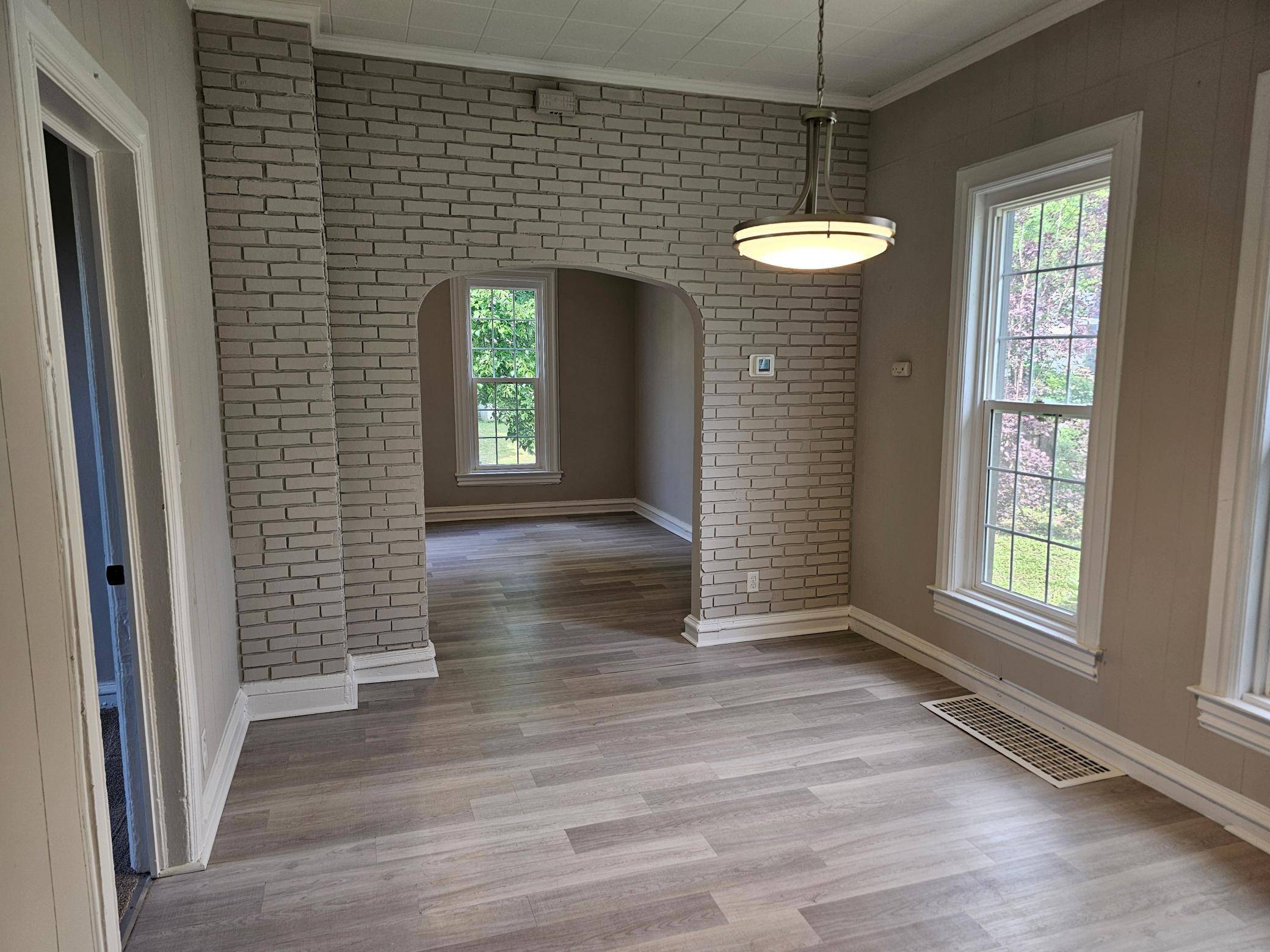 906 Russell ST, Saint Paul, MN 55106