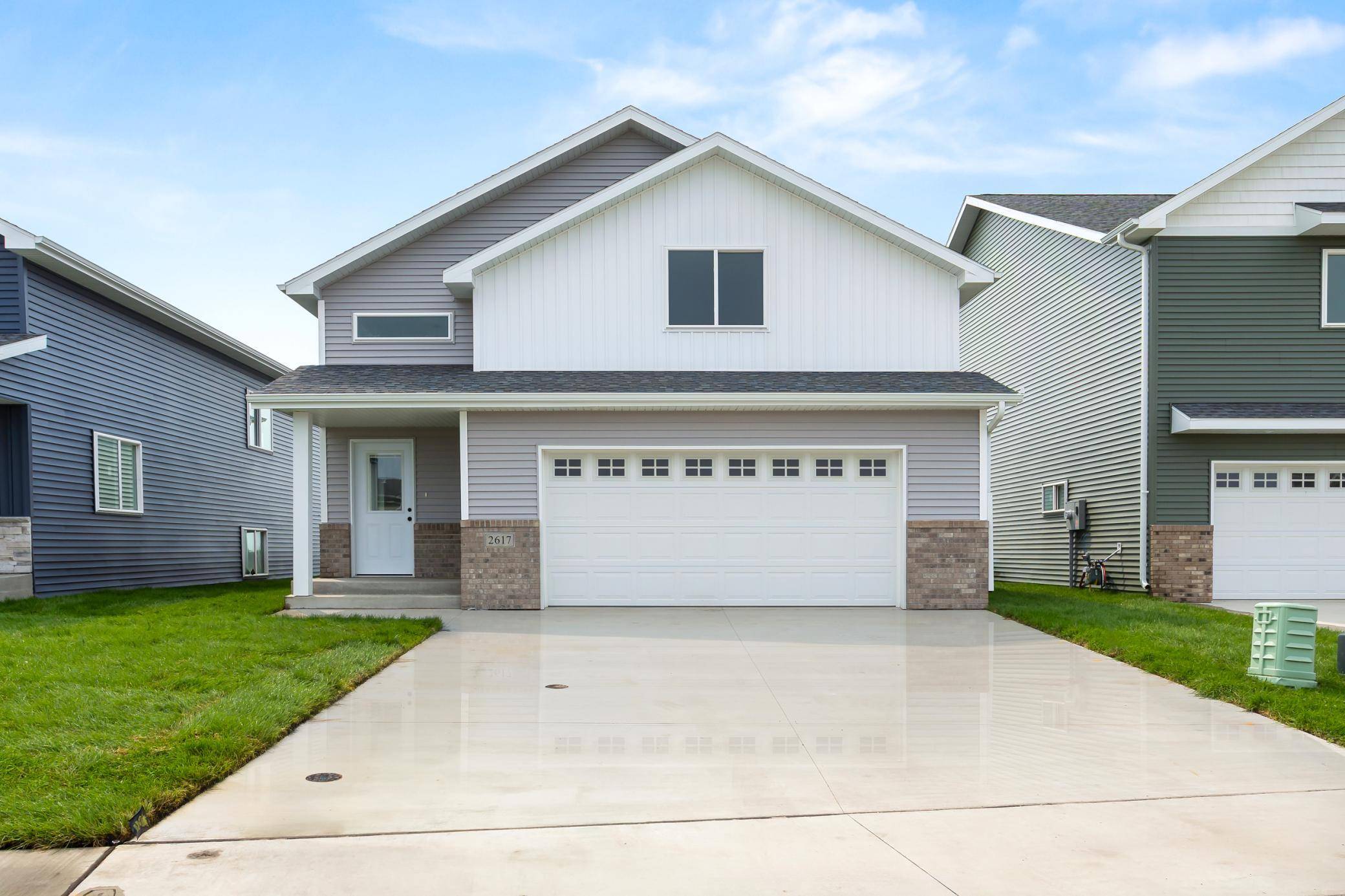 2617 38 AVE S, Moorhead, MN 56560
