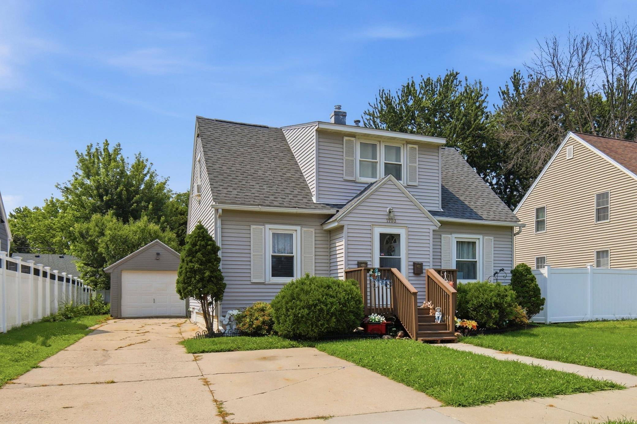 1103 8th ST NW, Austin, MN 55912