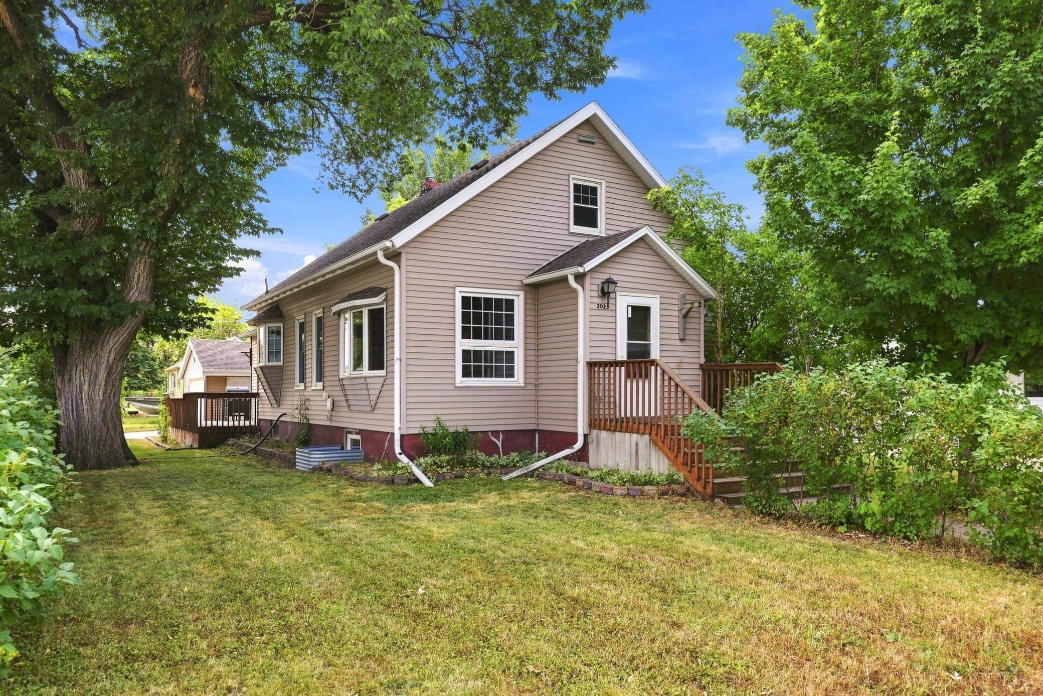 202 1st AVE SW, Dilworth, MN 56529